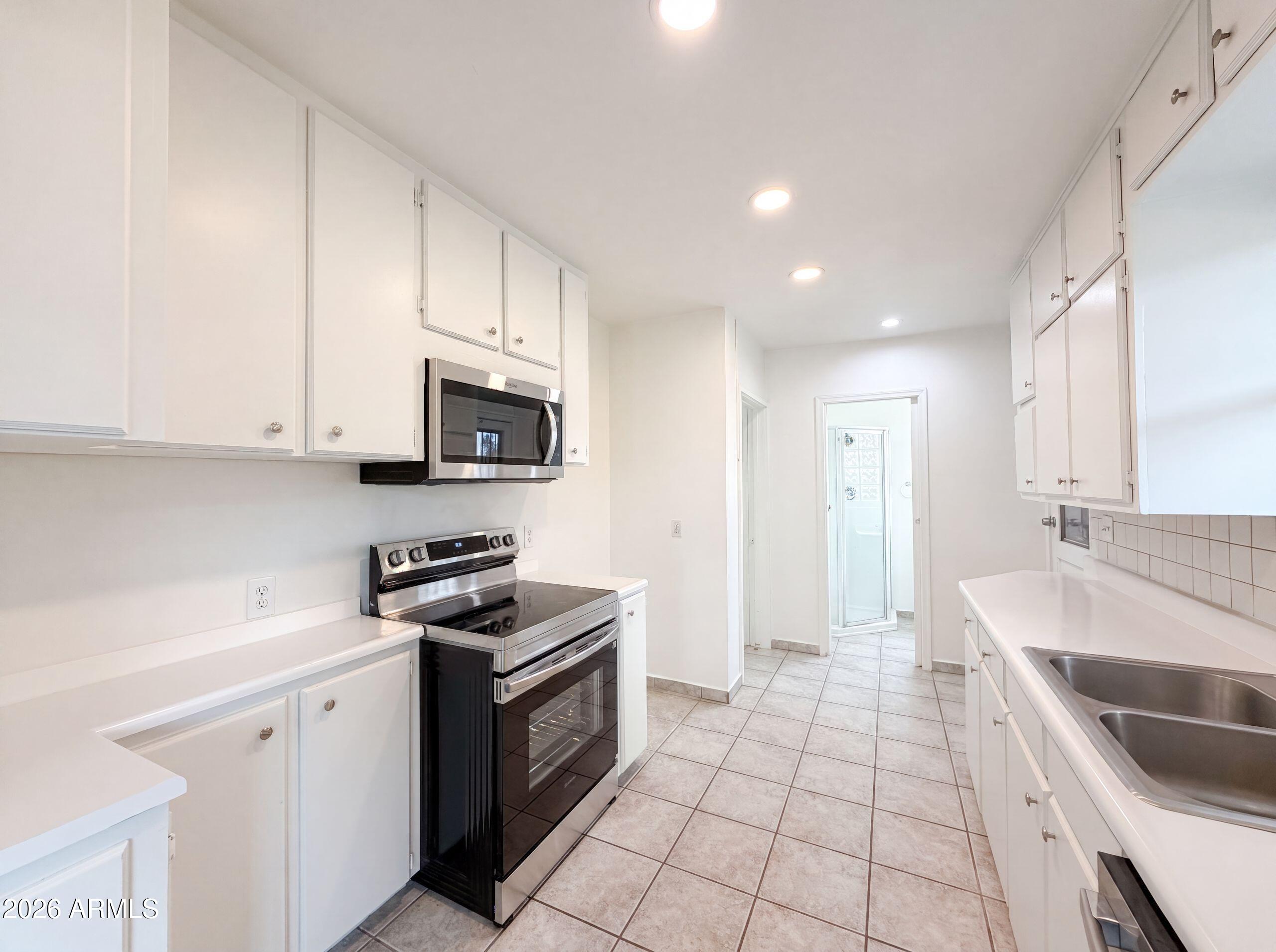 1835 E PALM Lane