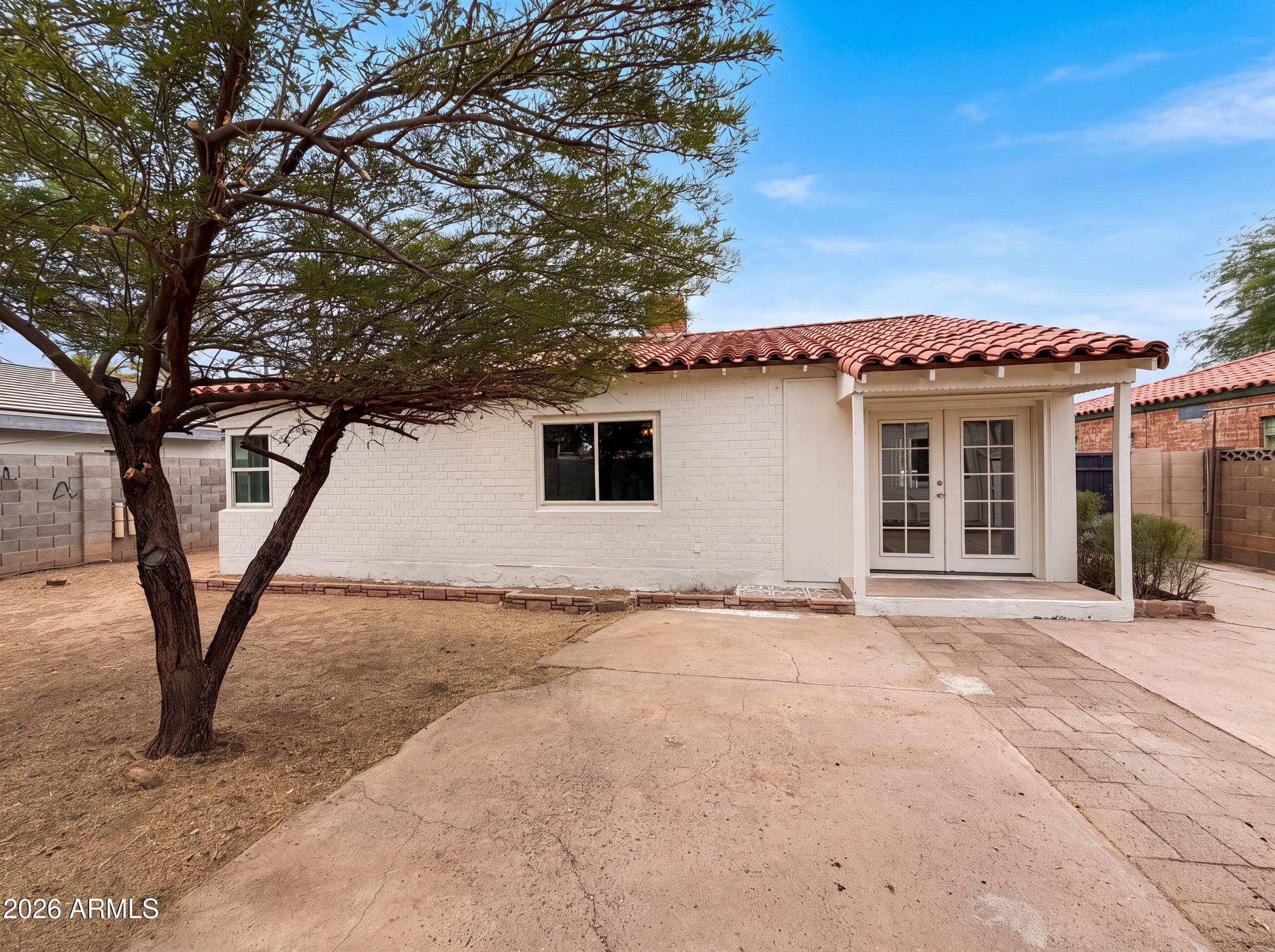1835 E PALM Lane