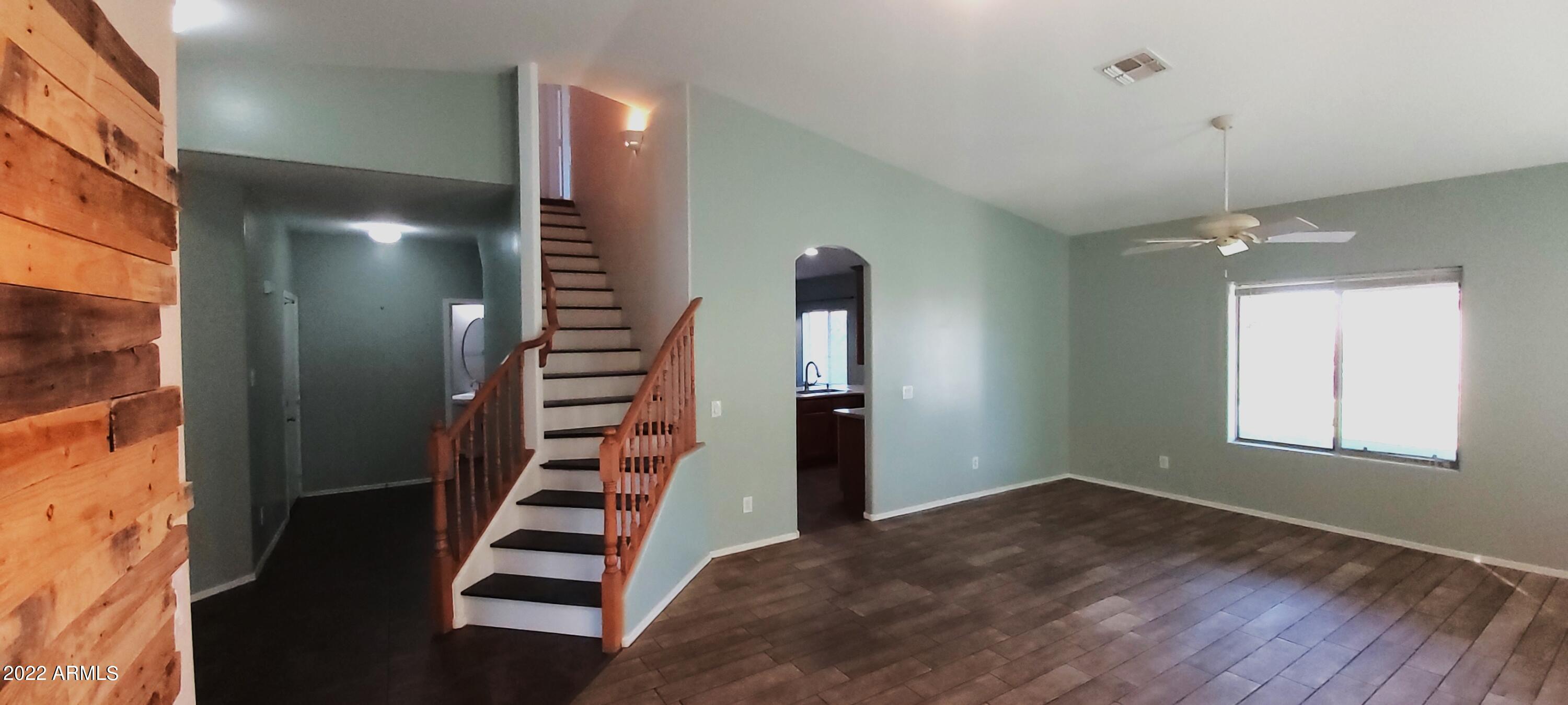 518 W BLACK HAWK Place