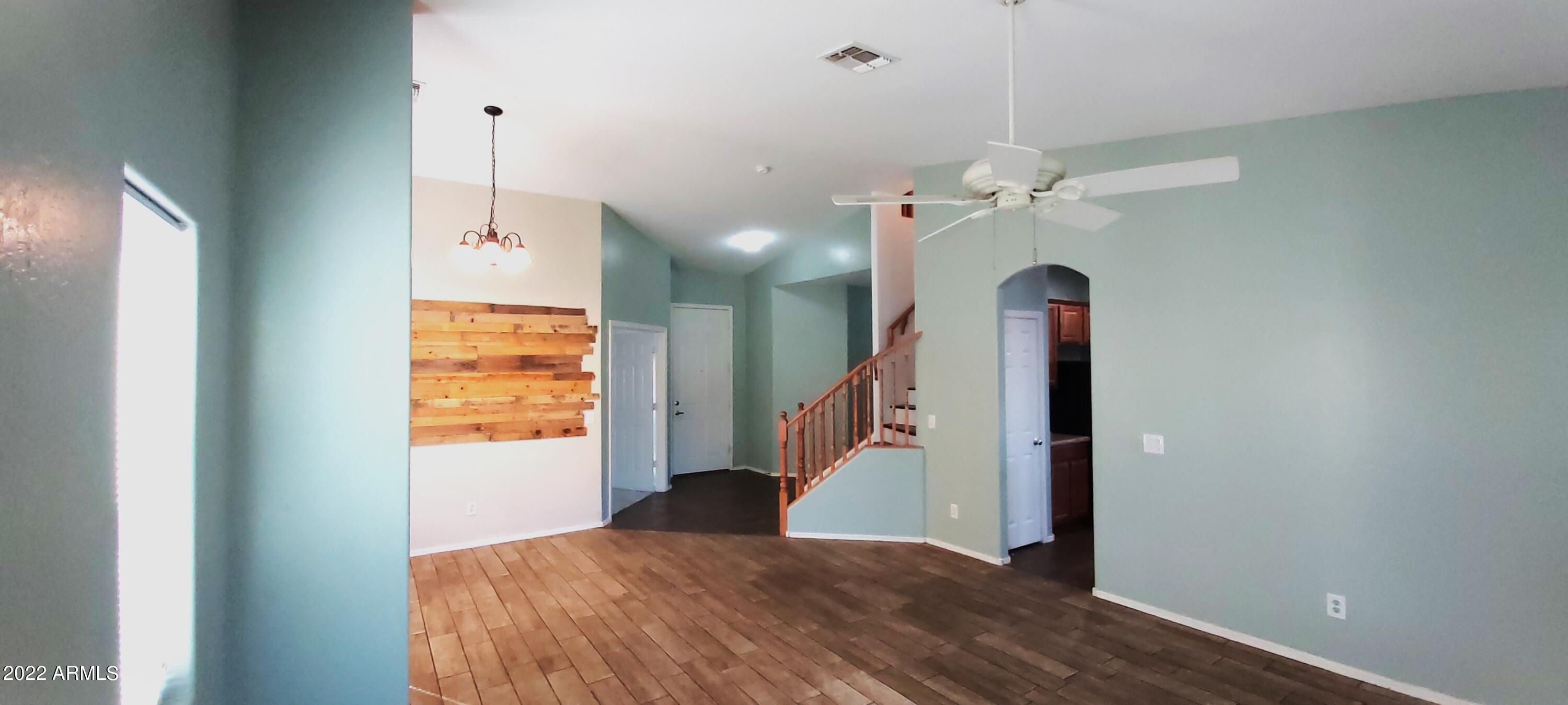 518 W BLACK HAWK Place