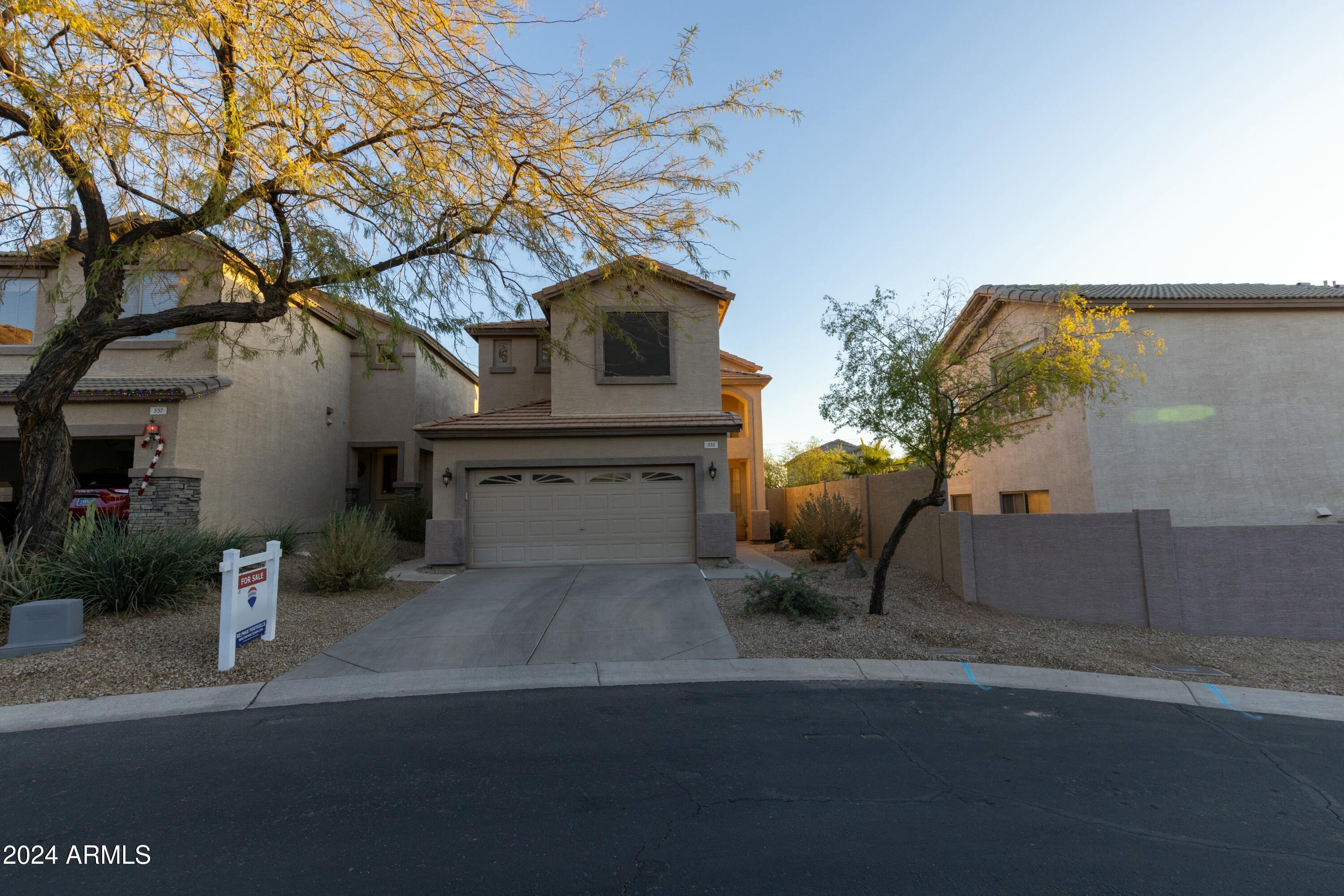 333 E REDWOOD Lane