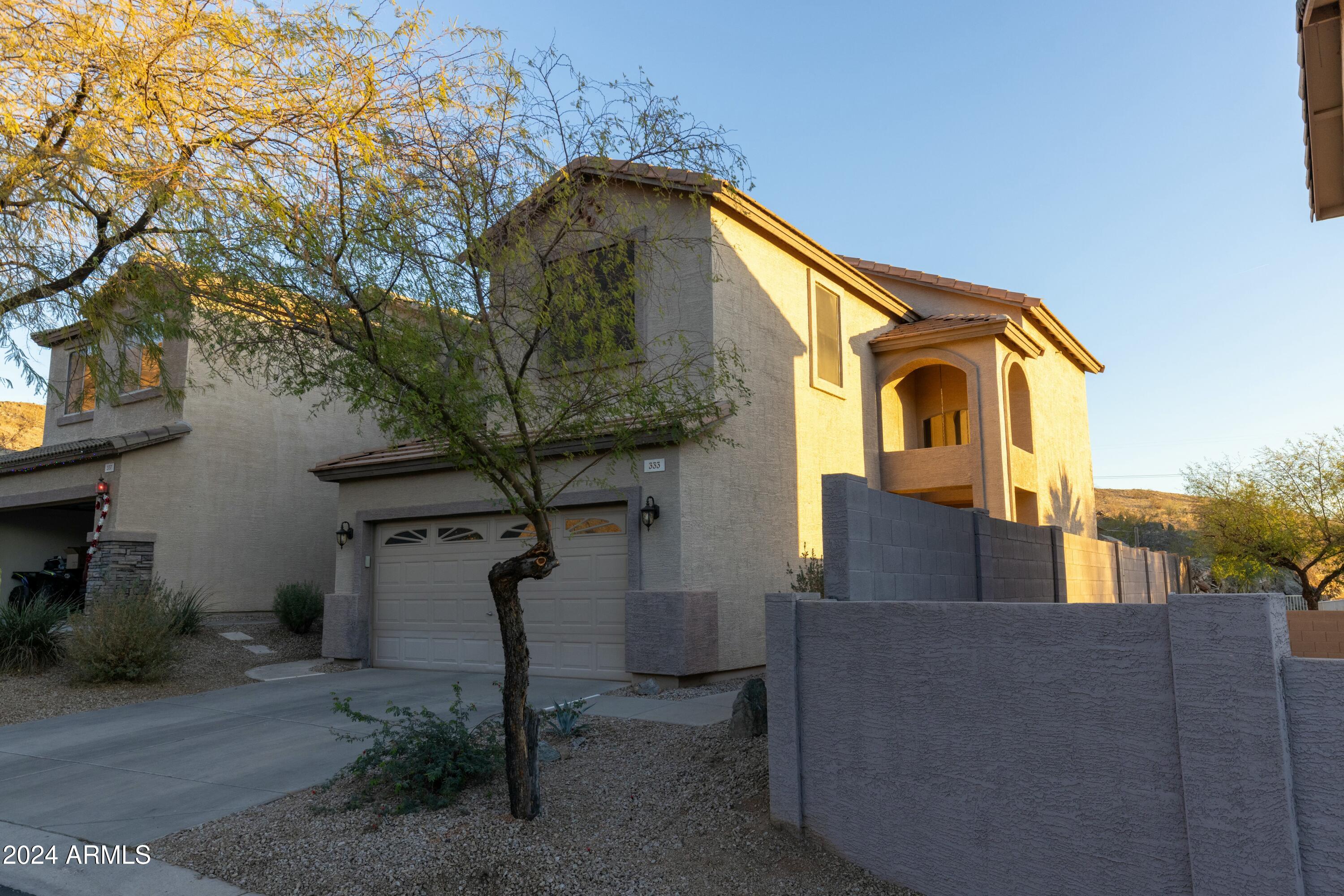 333 E REDWOOD Lane