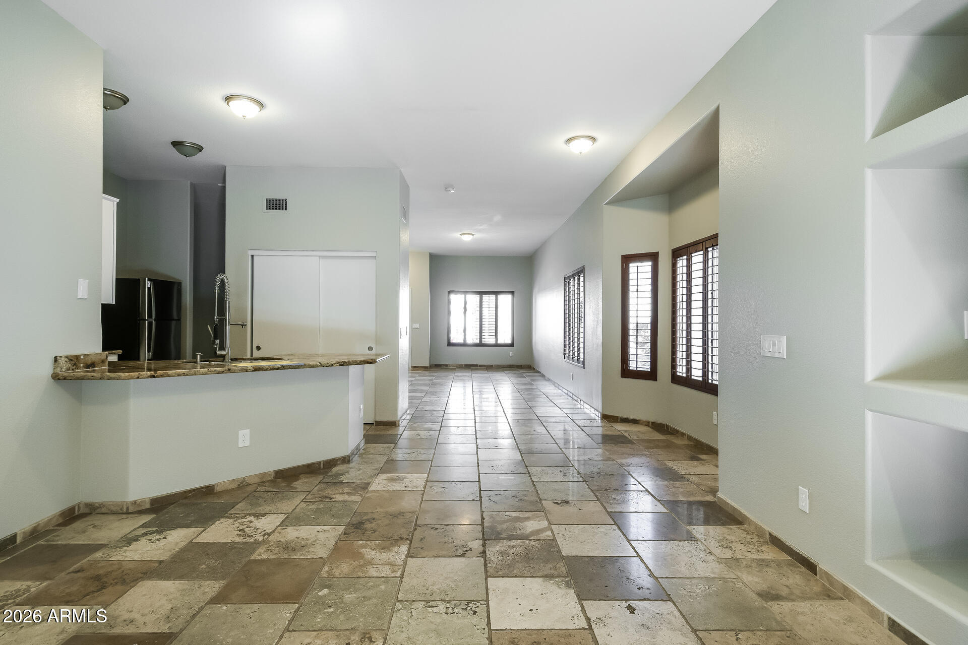 6329 W DESERT HOLLOW Drive