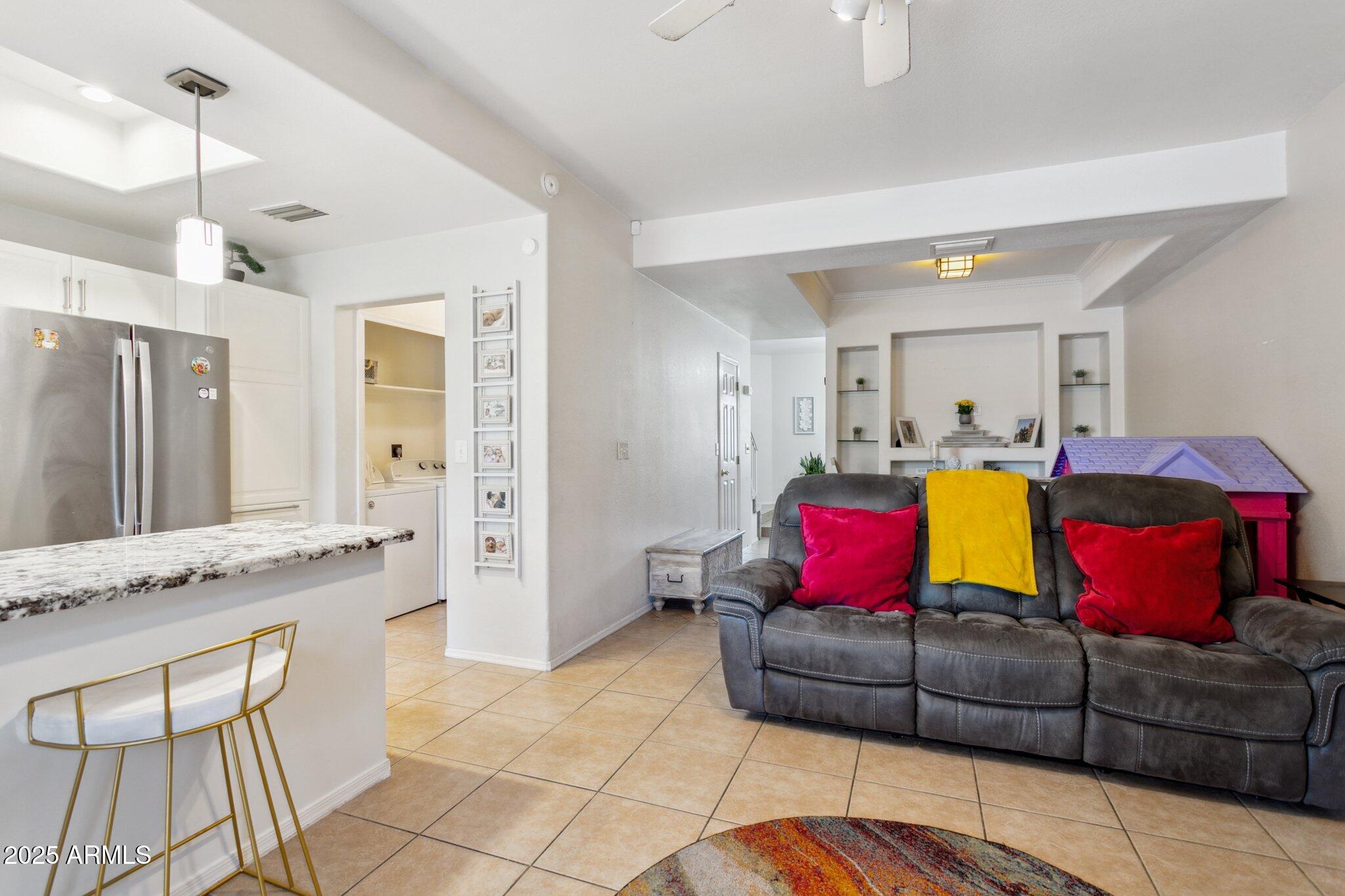 BRECKENRIDGE TOWNHOMES LT 1-182 COM AREA PRV DR - Residential