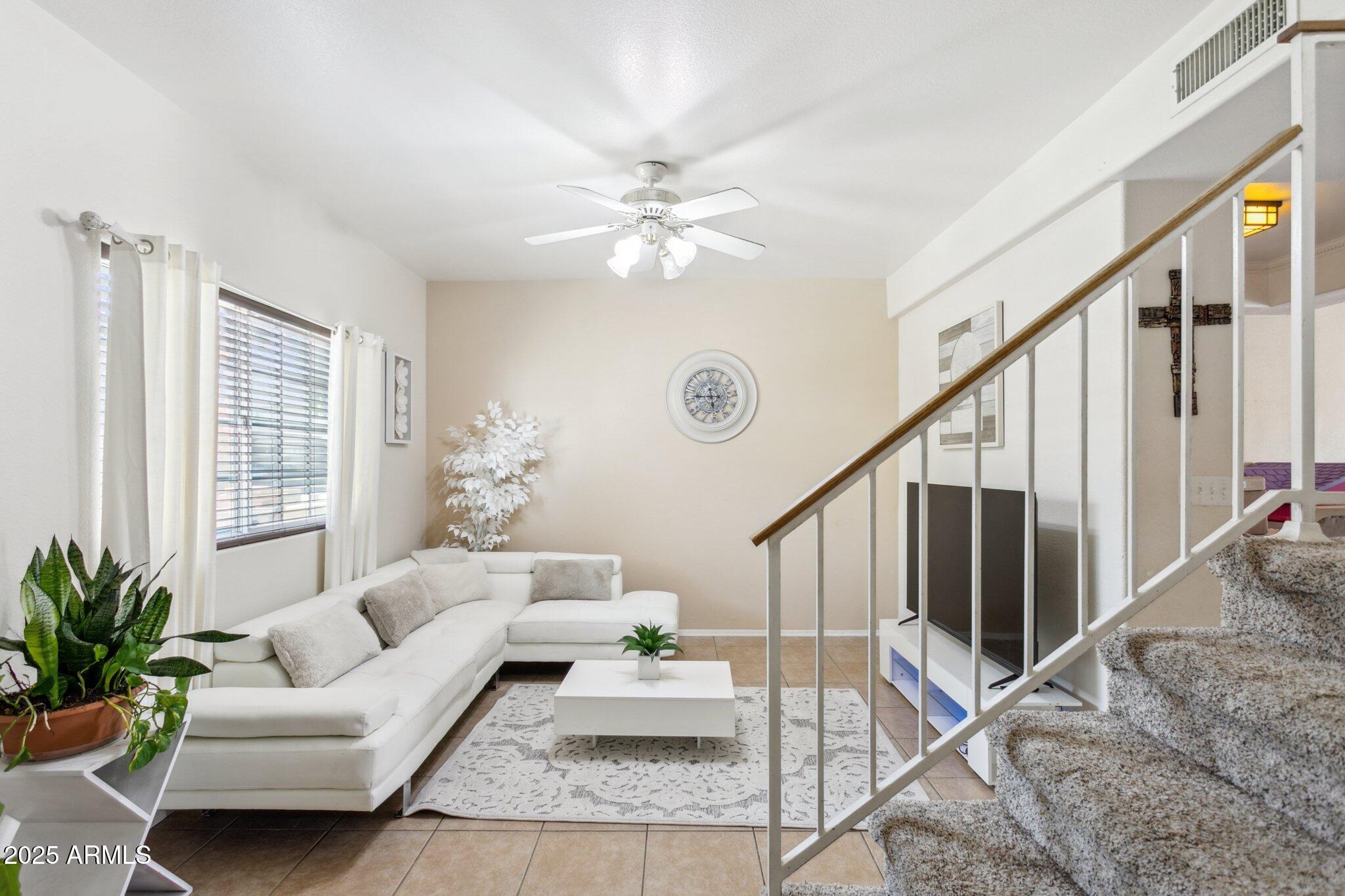 BRECKENRIDGE TOWNHOMES LT 1-182 COM AREA PRV DR - Residential