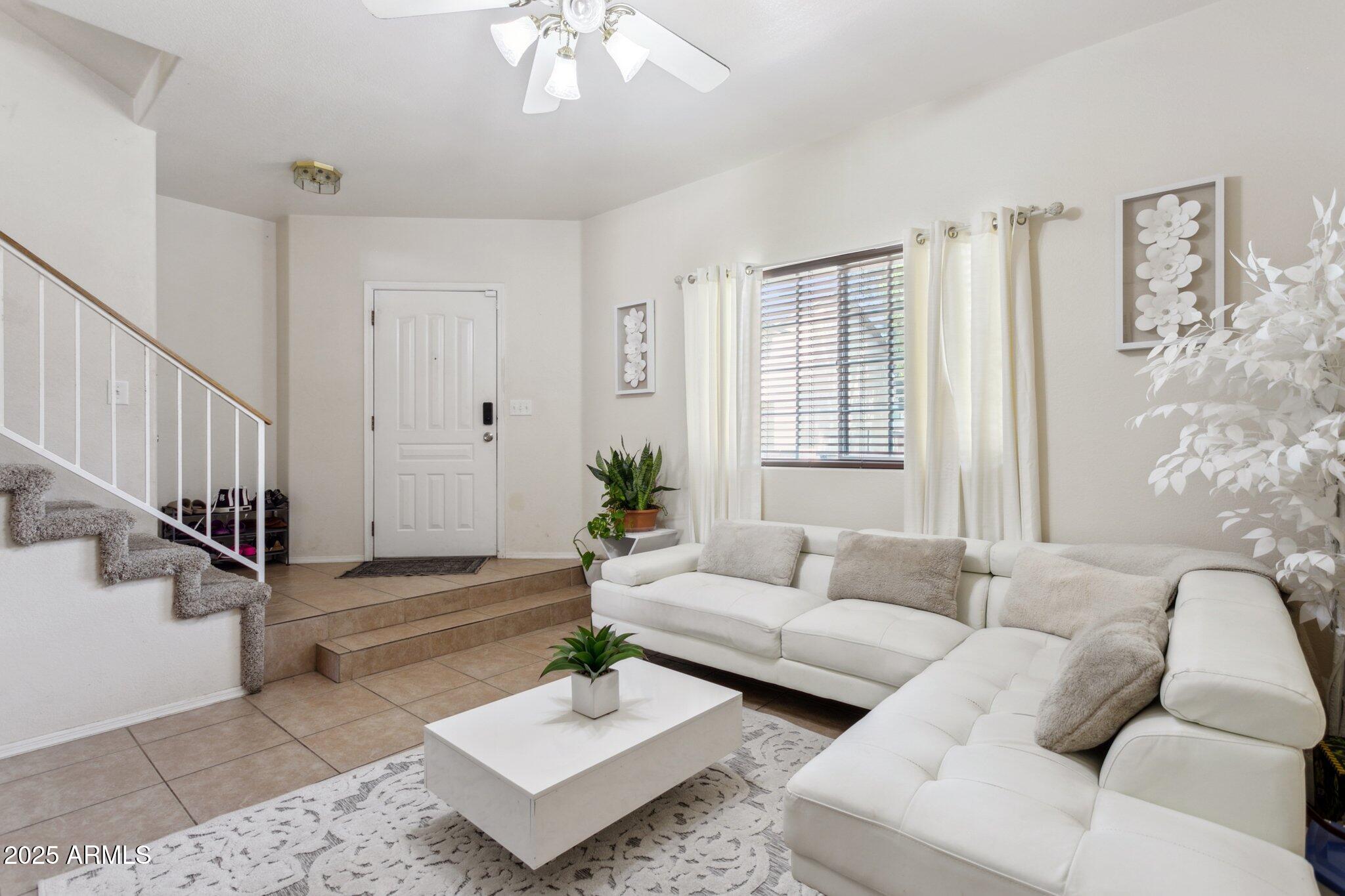 BRECKENRIDGE TOWNHOMES LT 1-182 COM AREA PRV DR - Residential