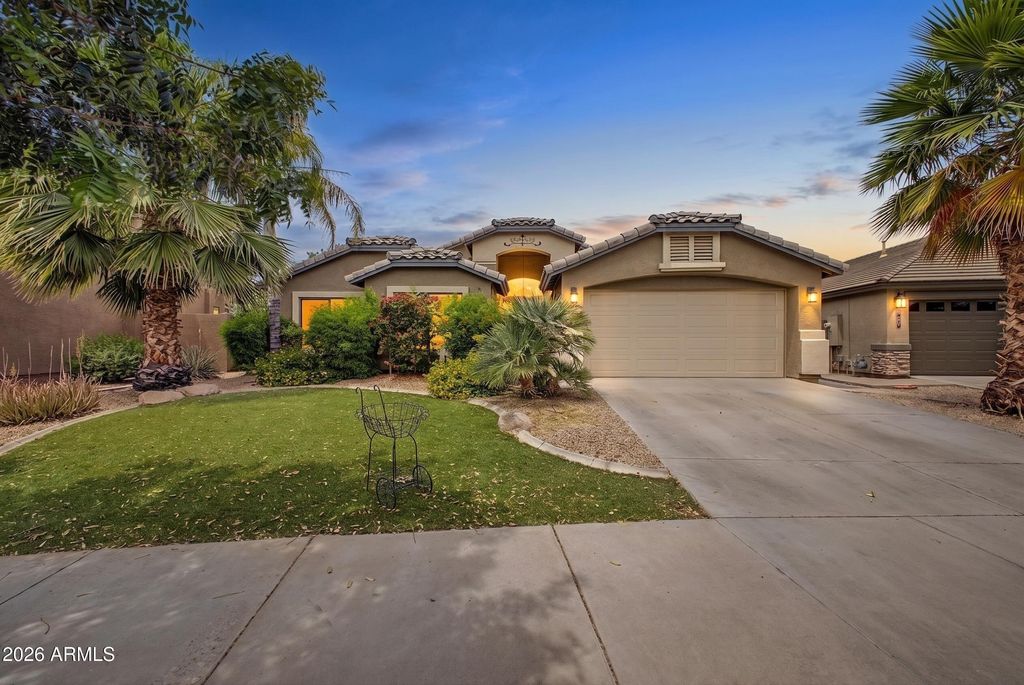 Photo of 21063 E Calle De Flores, Queen Creek, AZ 85142 (MLS # 7022984)