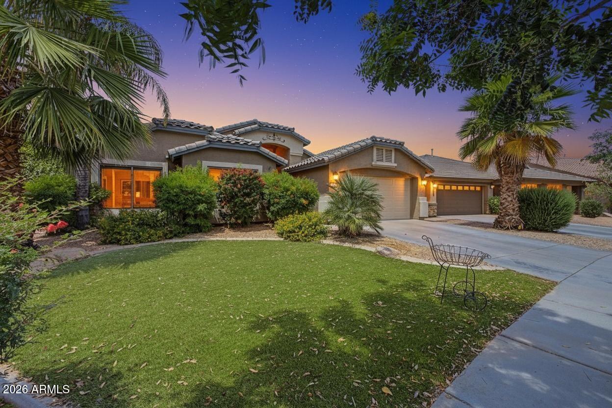 21063 E CALLE DE FLORES --