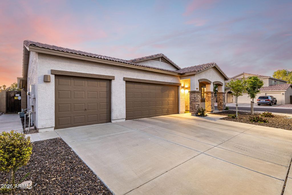 Photo of 15516 N 169th Avenue, Surprise, AZ 85388 (MLS # 7004757)
