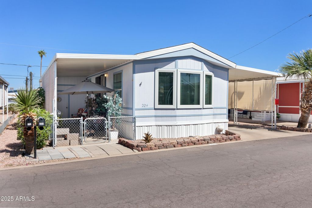Photo of 2121 N Center Street #204, Mesa, AZ 85201 (MLS # 6931293)