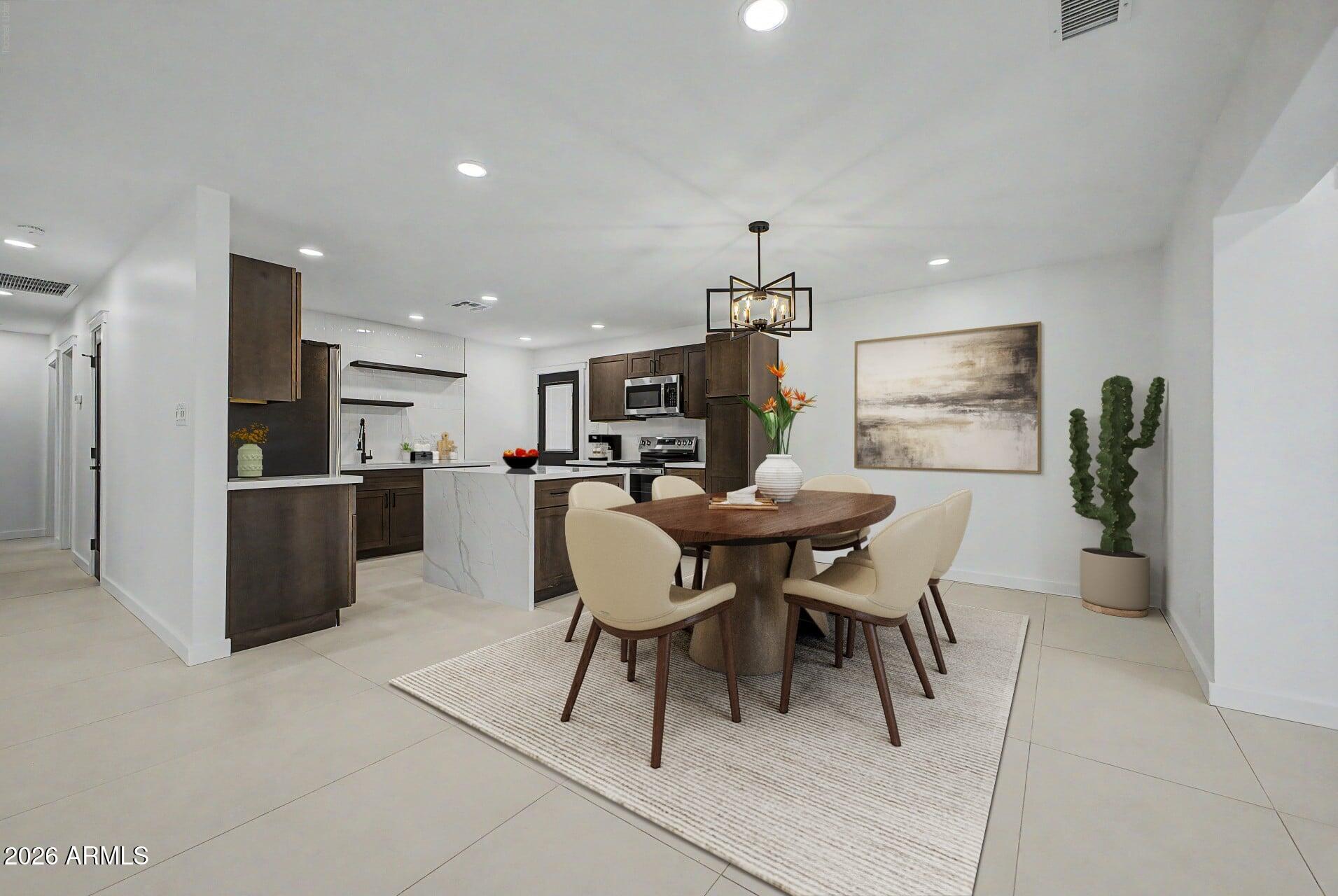 8719 E HUBBELL Street