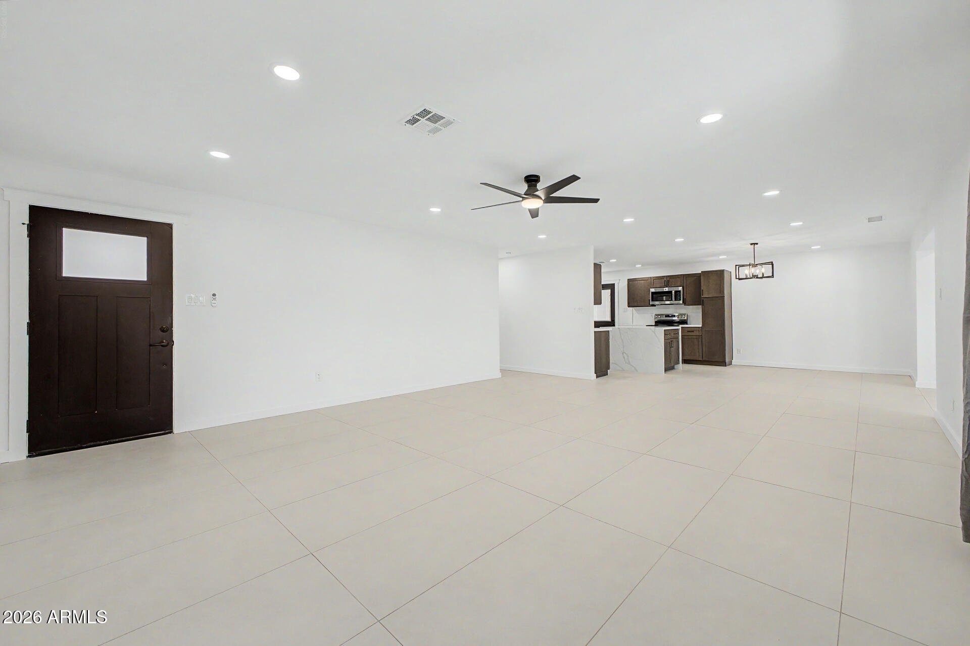 8719 E HUBBELL Street