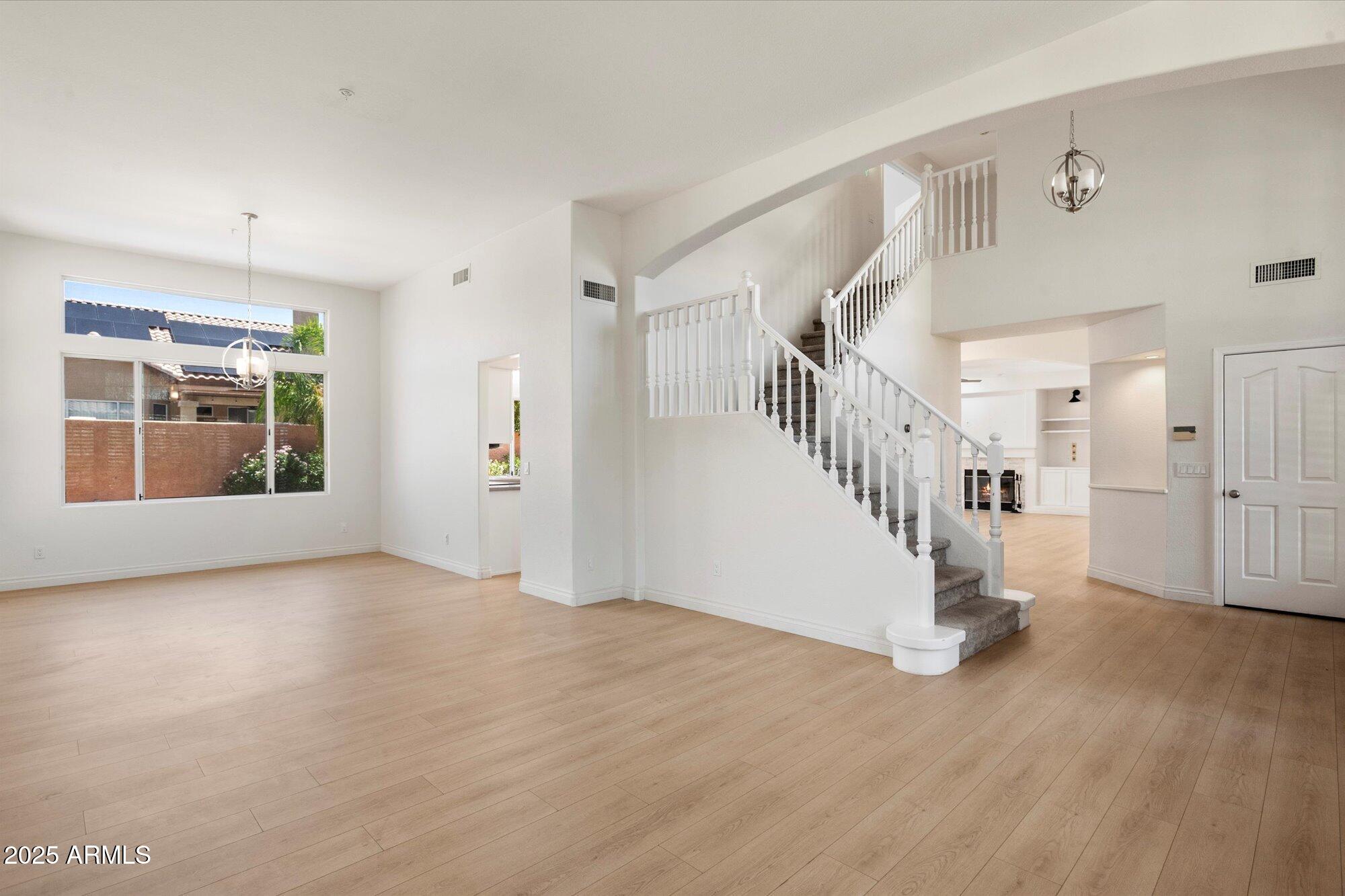 12935 E MERCER Lane