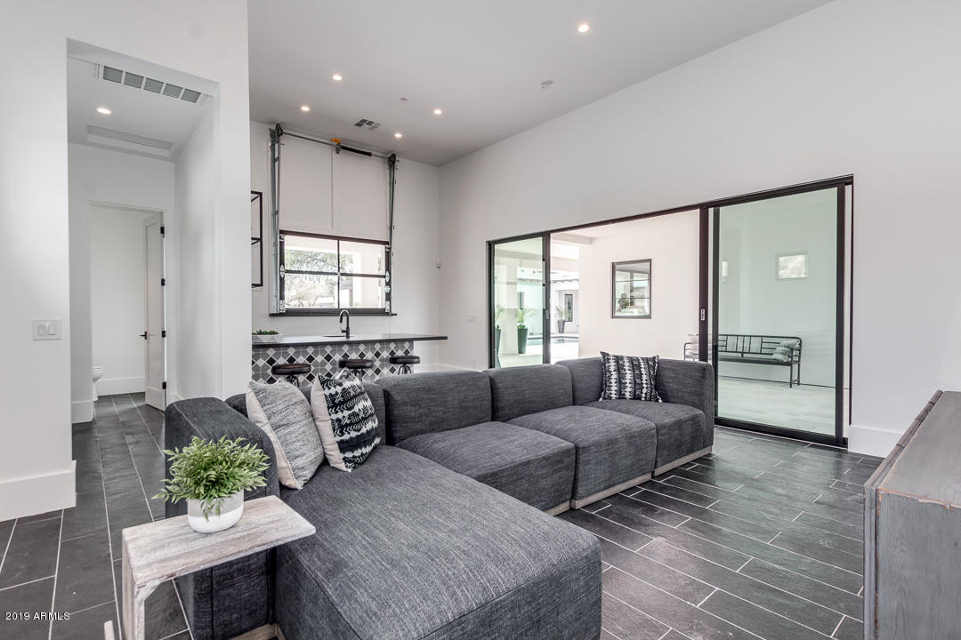 SUNBURST FARMS EAST 6 - Residential