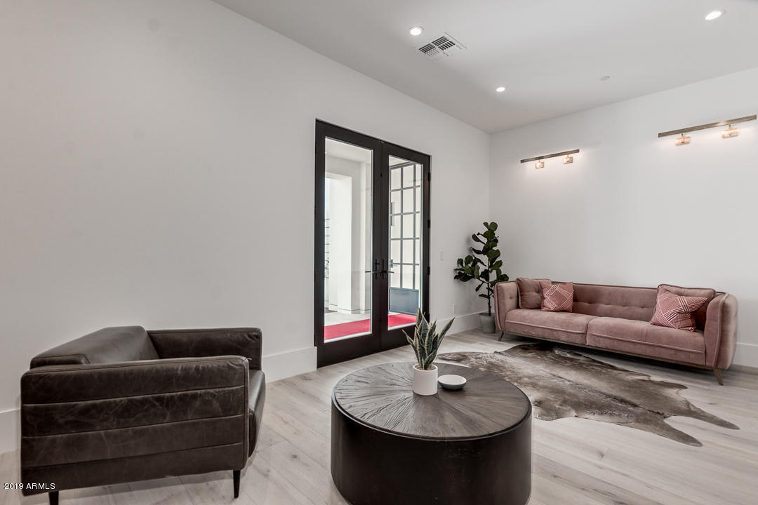 SUNBURST FARMS EAST 6 - Residential