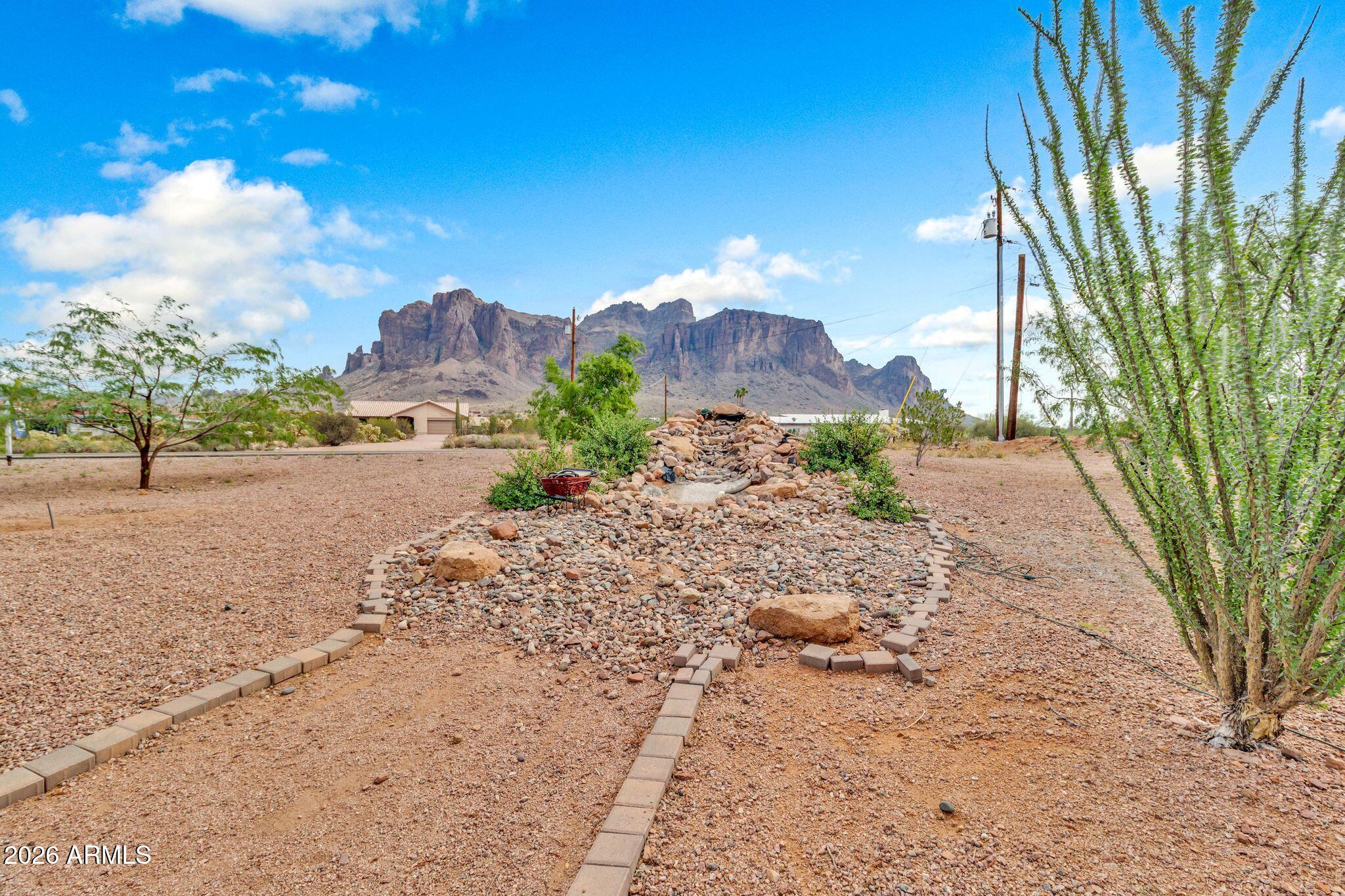 3528 N VAL VISTA Road