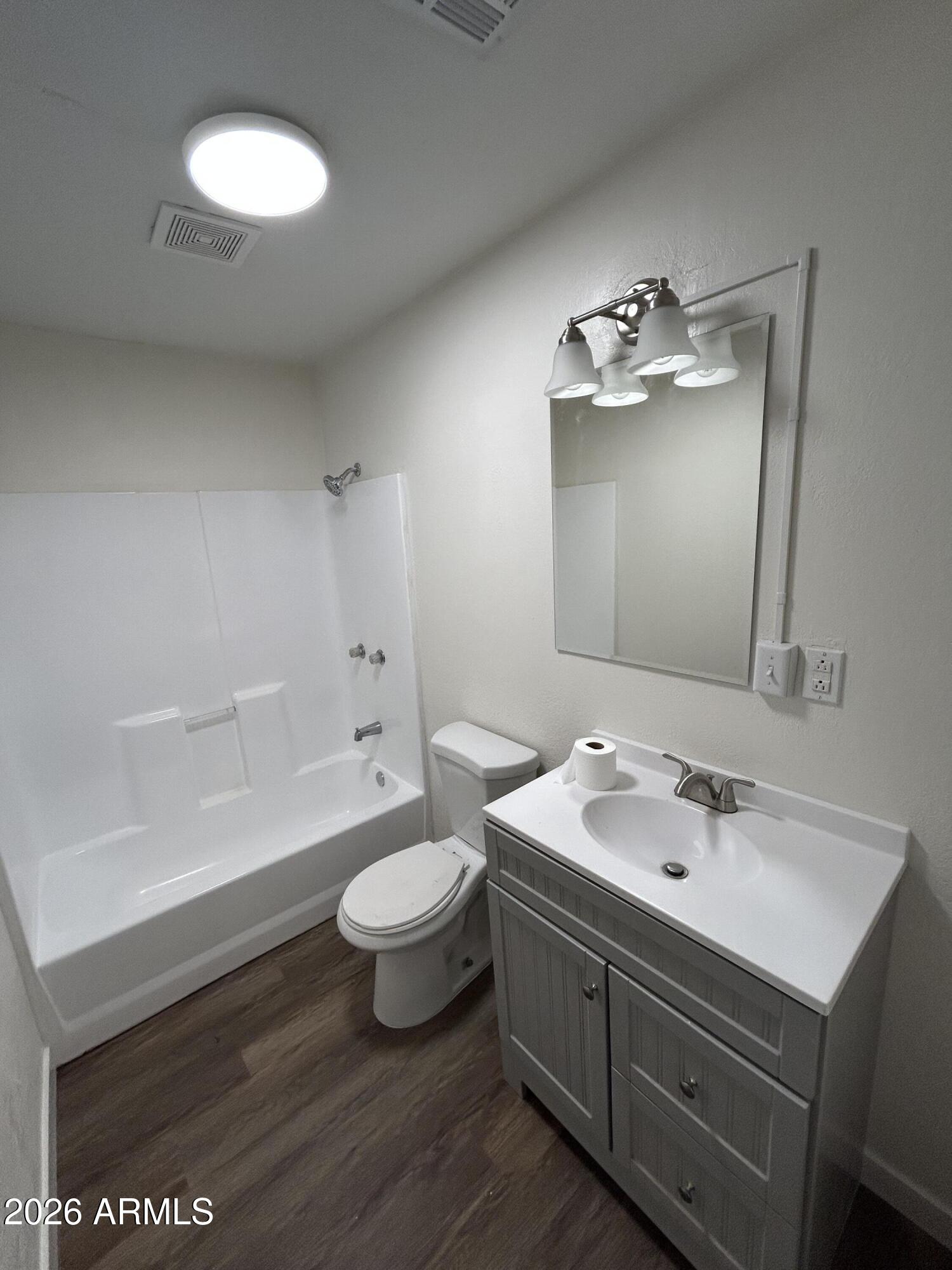 833 E Marguerite Avenue