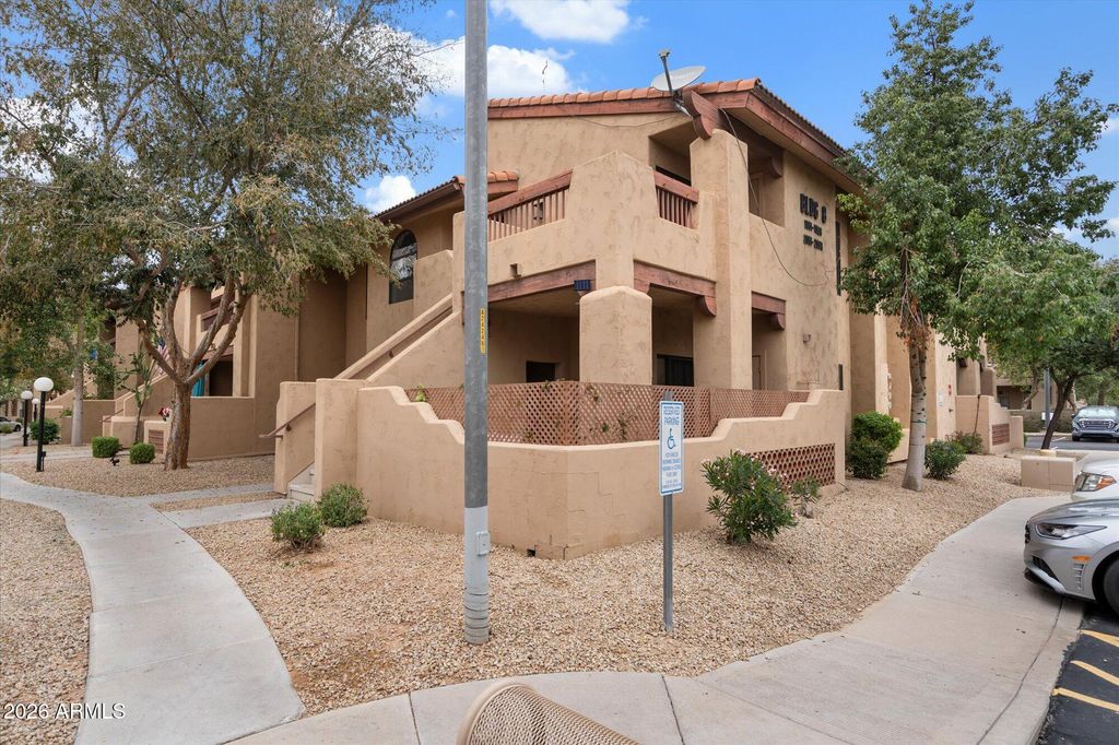 Photo of 1351 N Pleasant Drive #2061, Chandler, AZ 85225 (MLS # 6966197)
