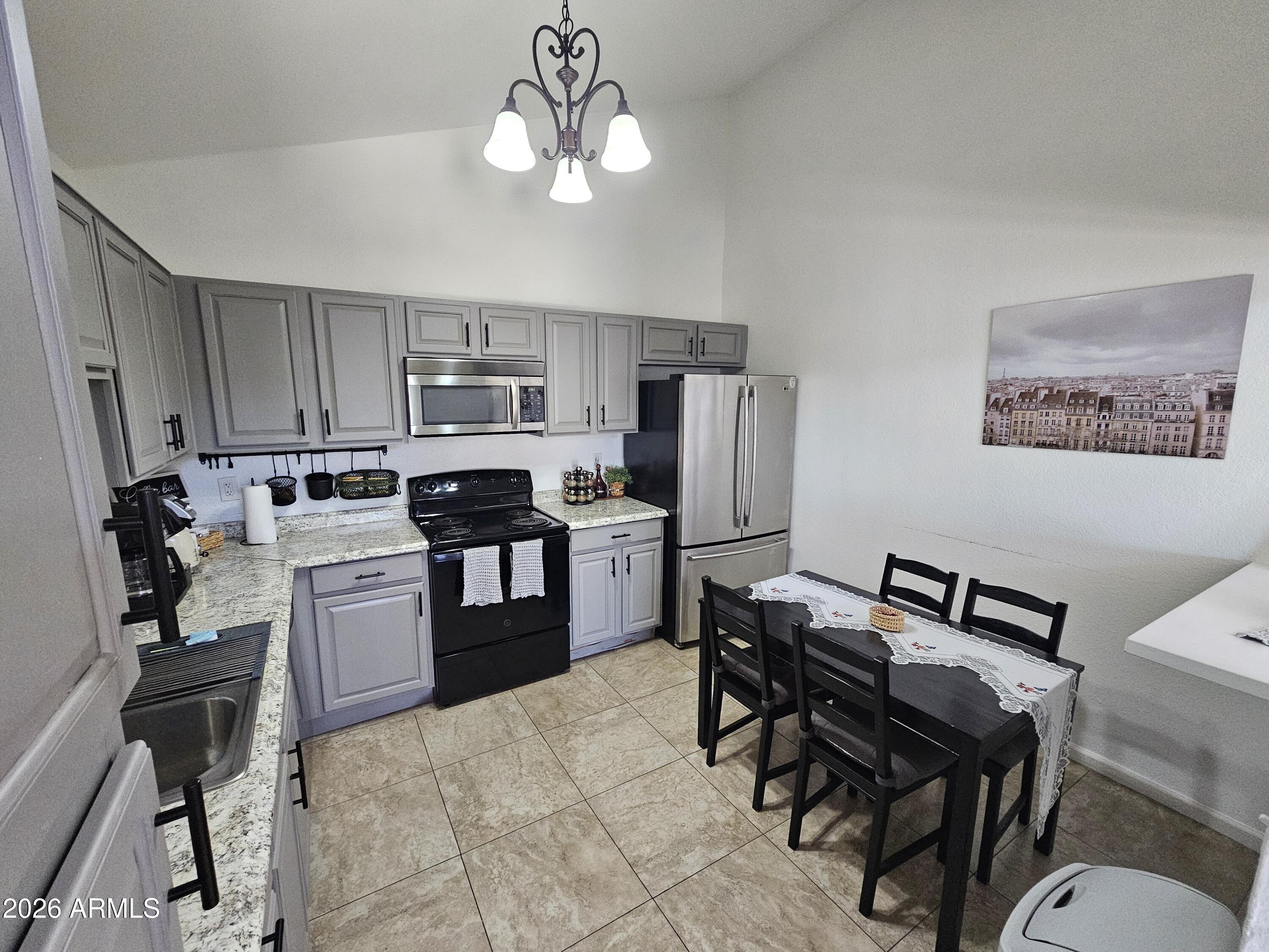712 N SANTA BARBARA Street 1