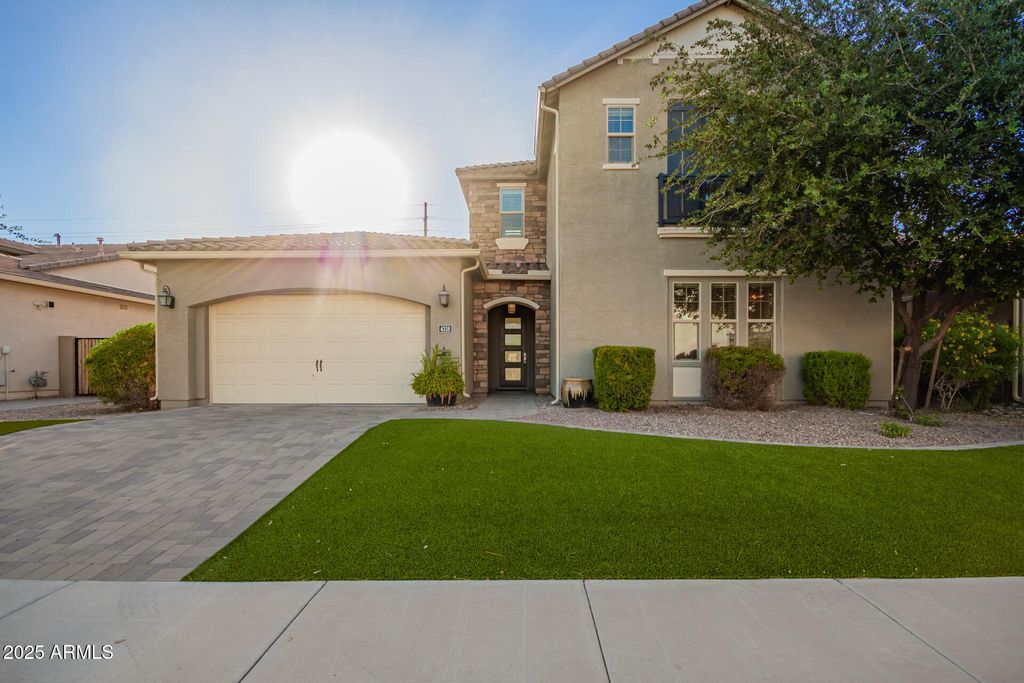 Photo of 4318 S Redcliffe Drive, Gilbert, AZ 85297 (MLS # 6931673)