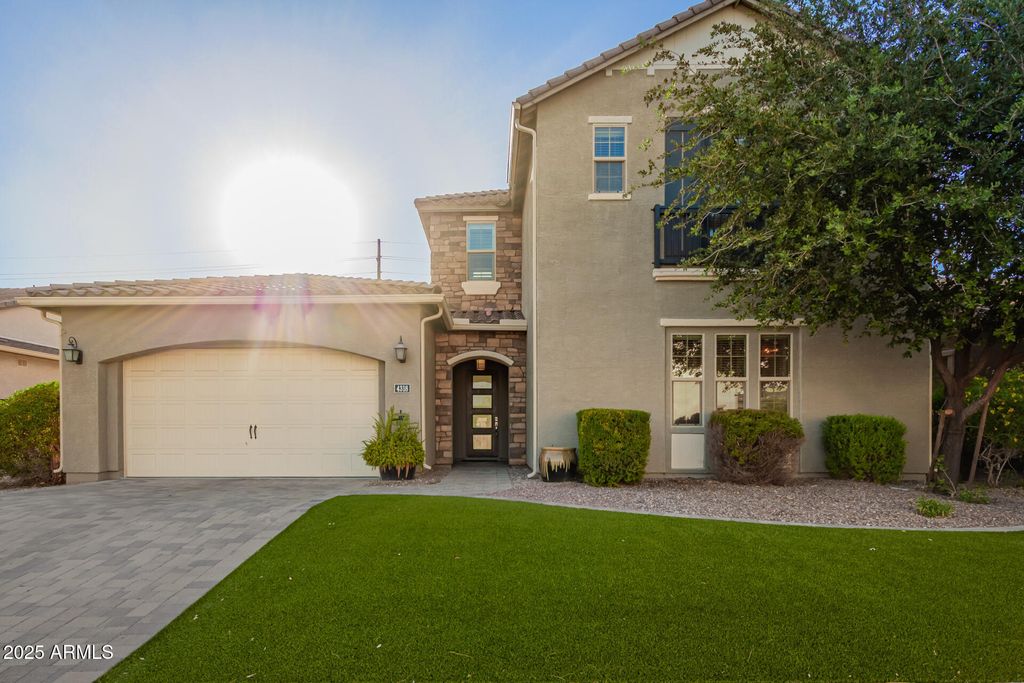 Photo of 4318 S Redcliffe Drive, Gilbert, AZ 85297 (MLS # 6931673)