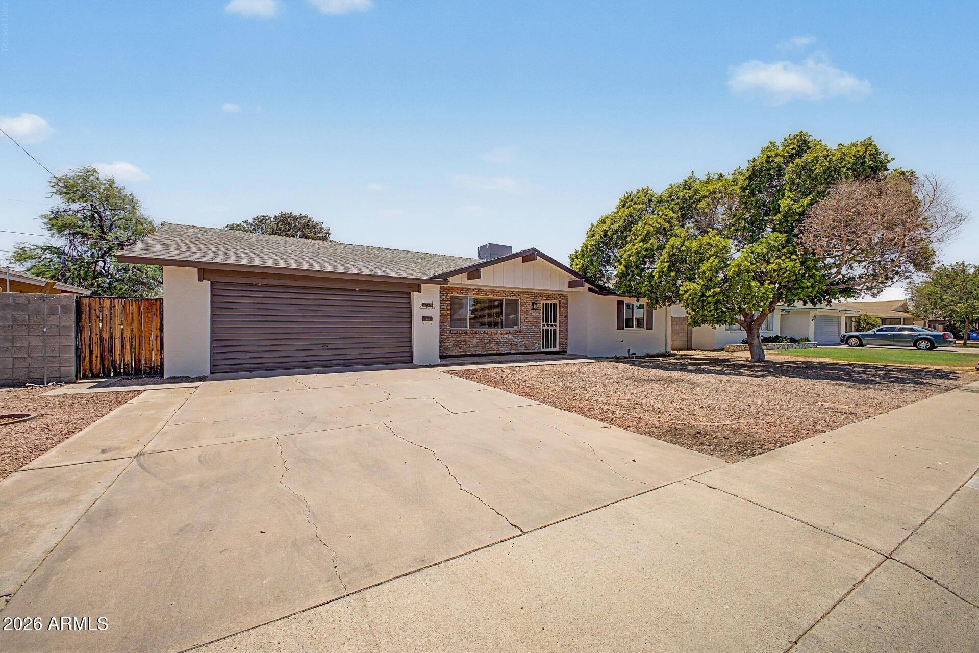 4119 W GOLDEN Lane