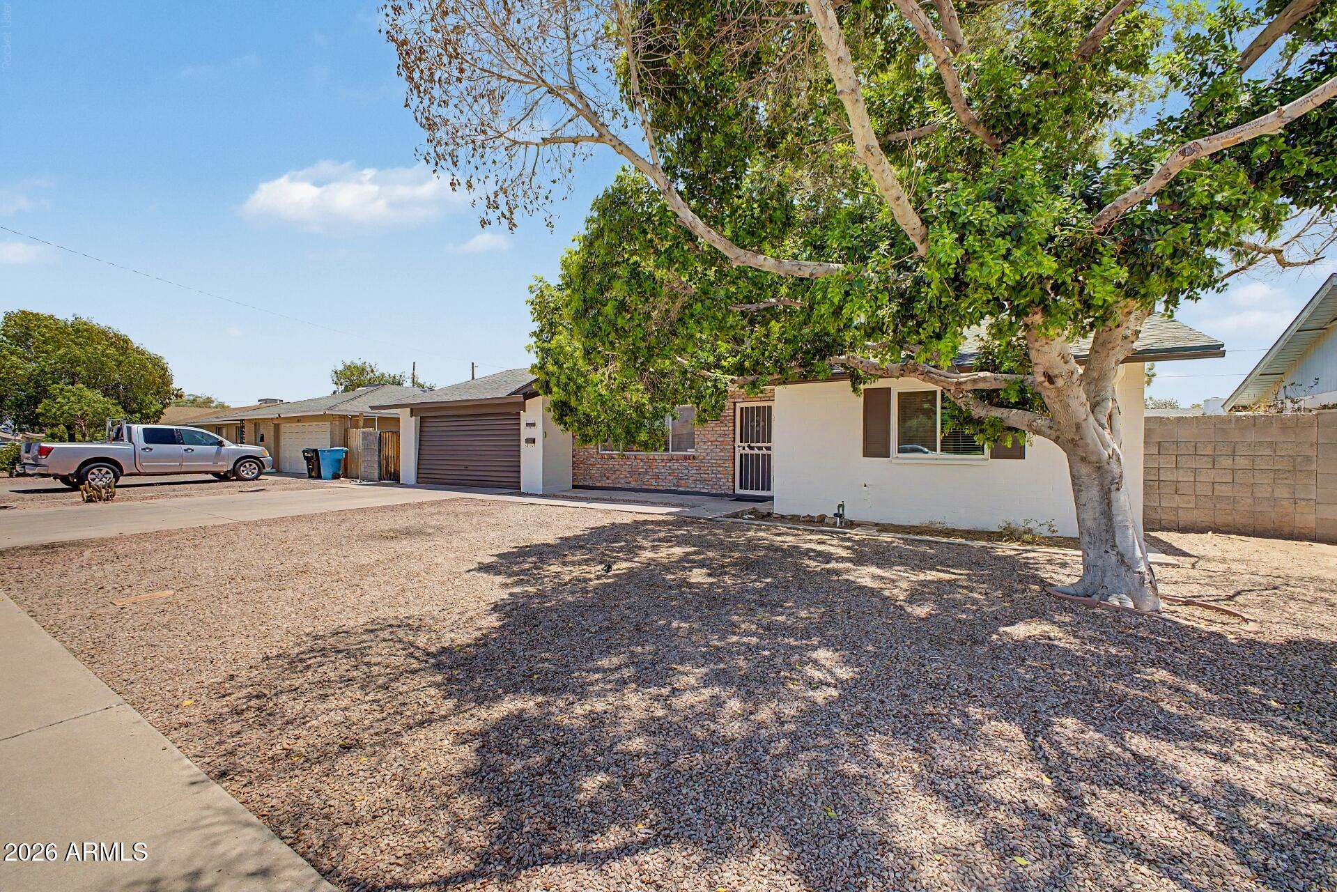 4119 W GOLDEN Lane
