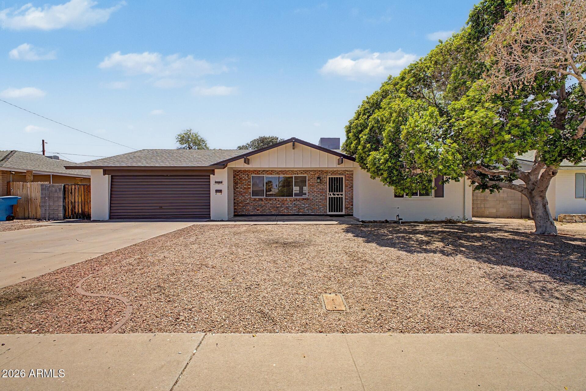 4119 W GOLDEN Lane