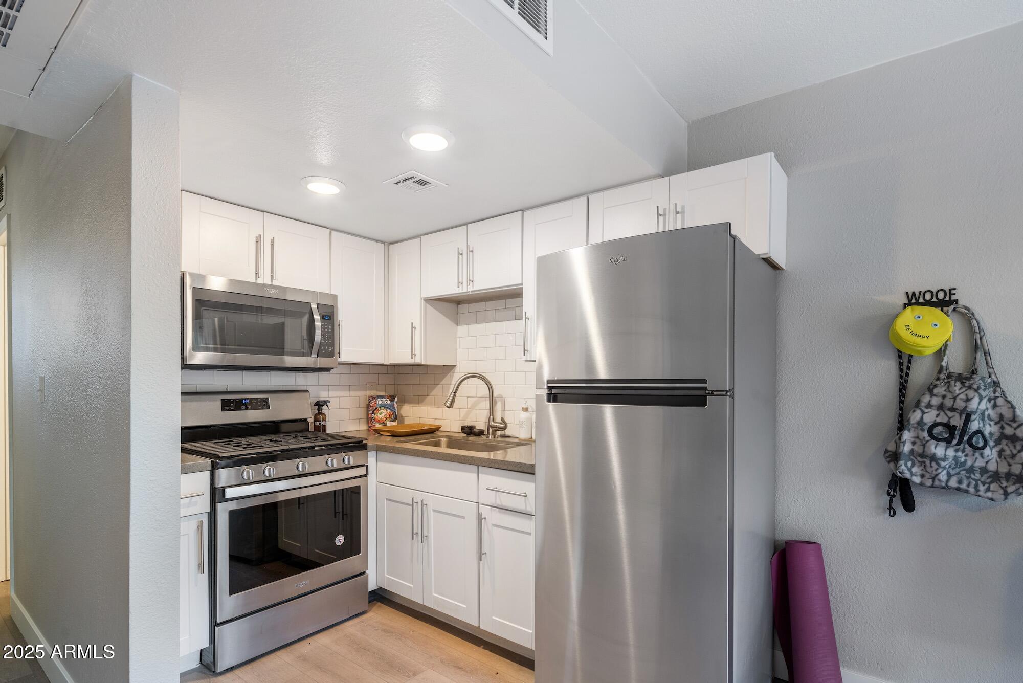 4025 N 40TH Street 15