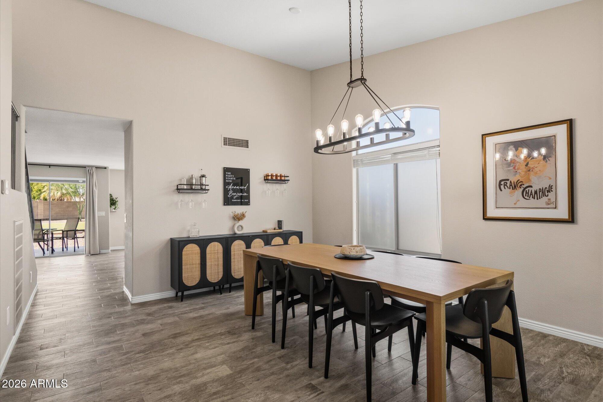 4821 W GARY Way