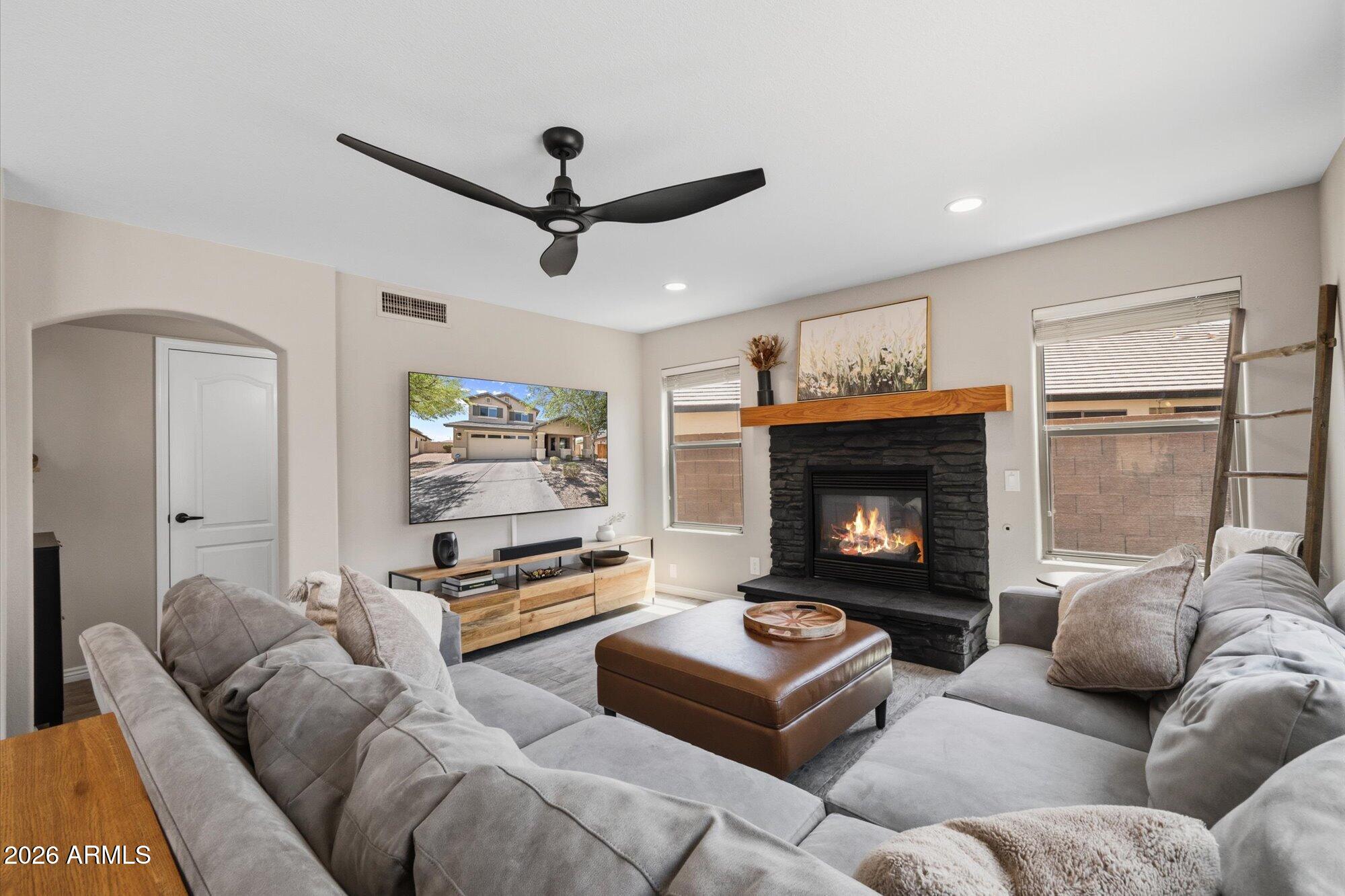 4821 W GARY Way
