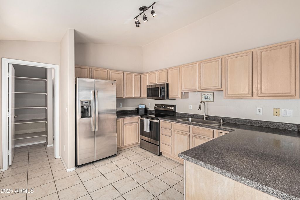 Photo of 1445 W 7th Avenue, Apache Junction, AZ 85120 (MLS # 6925252)