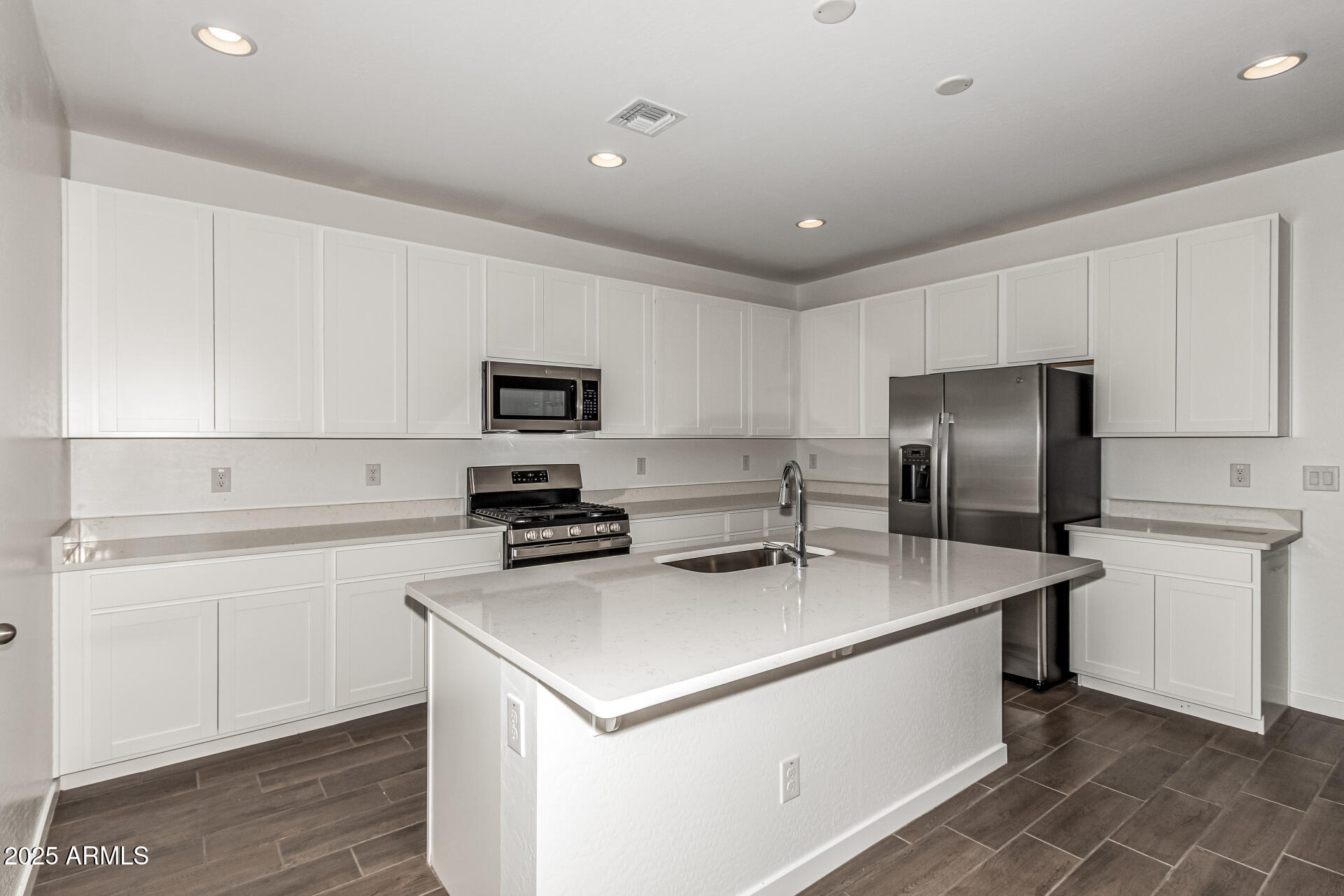 40484 W RIO GRANDE Drive