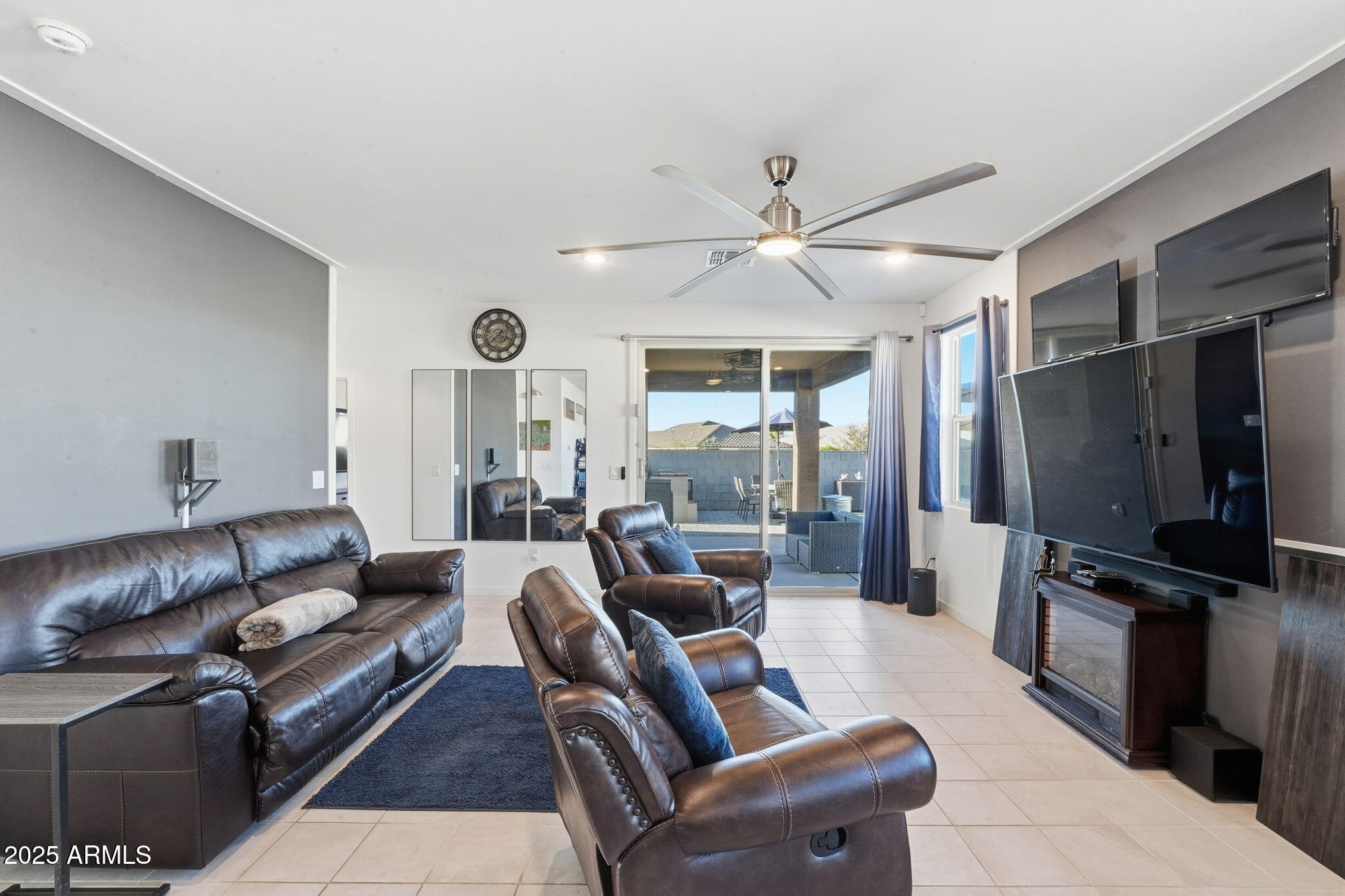 21150 N BLUE AGAVE Drive