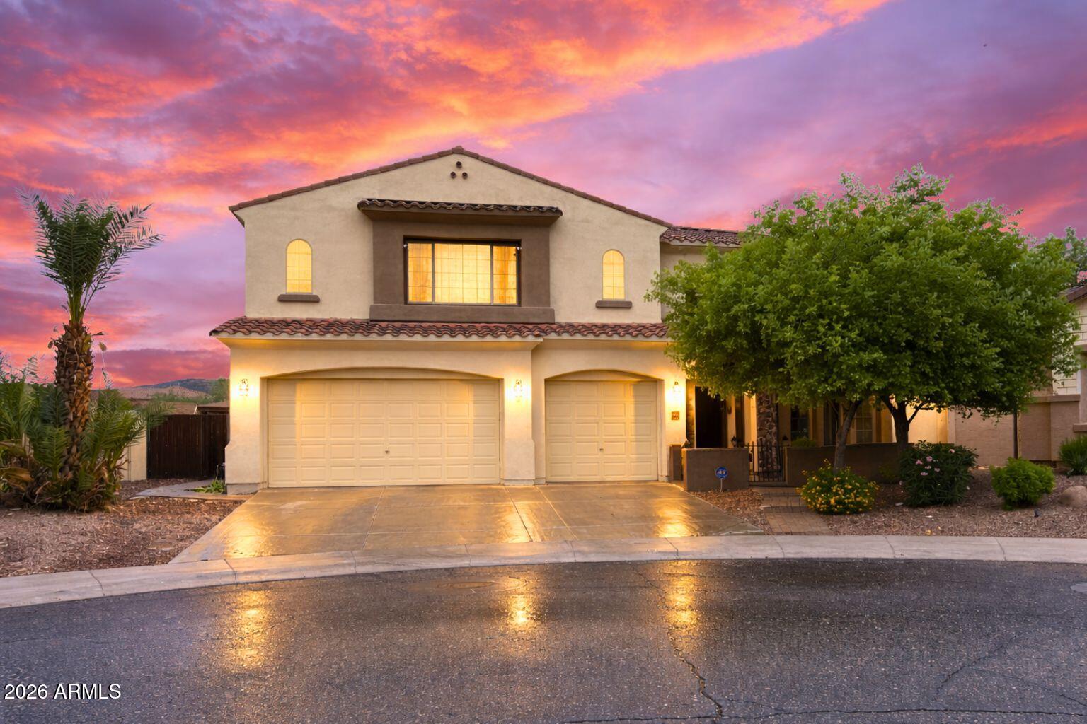 2405 E CHARLOTTE Drive