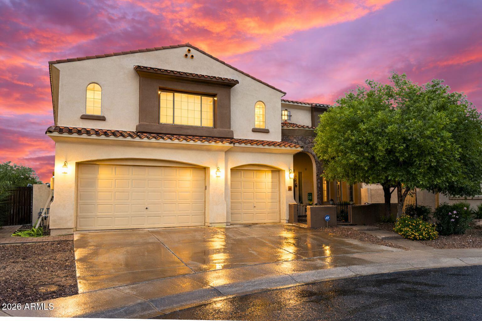 2405 E CHARLOTTE Drive