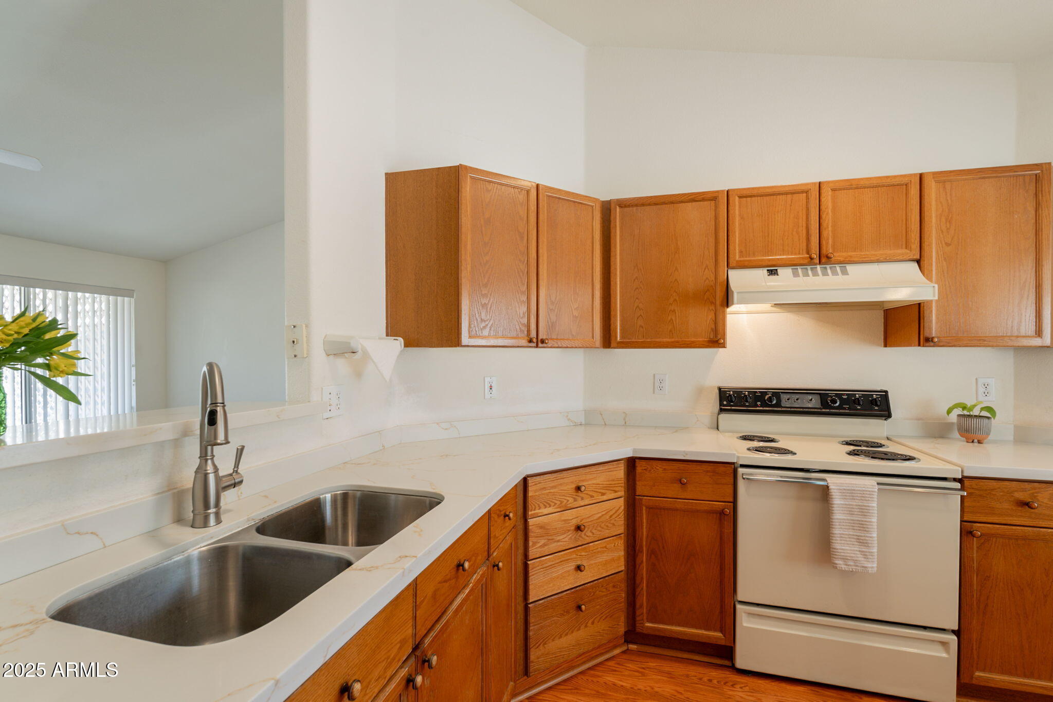 1821 N 74TH Place