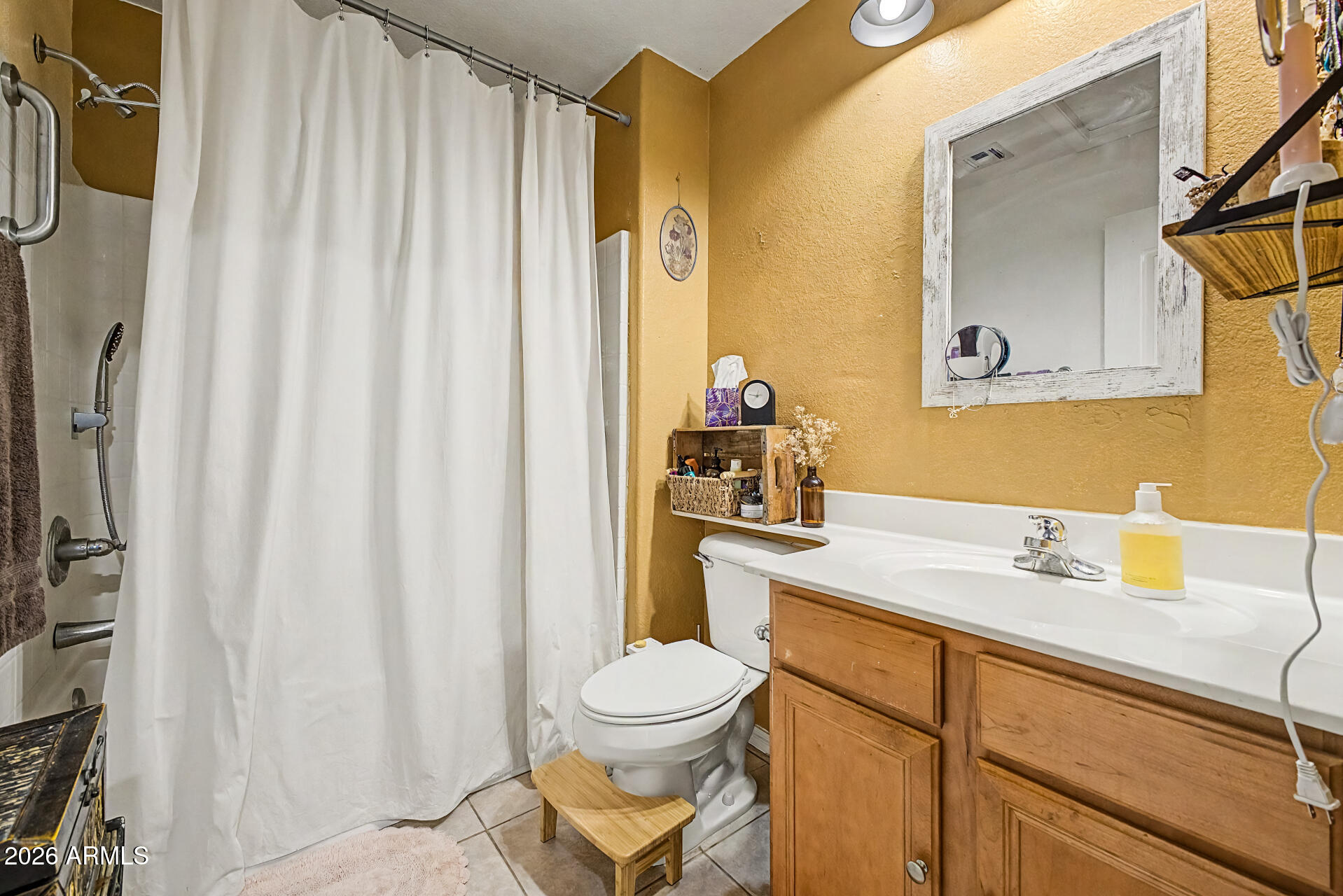 COLLEGE PARK WOODS
CONDOMINIUMS - Residential
