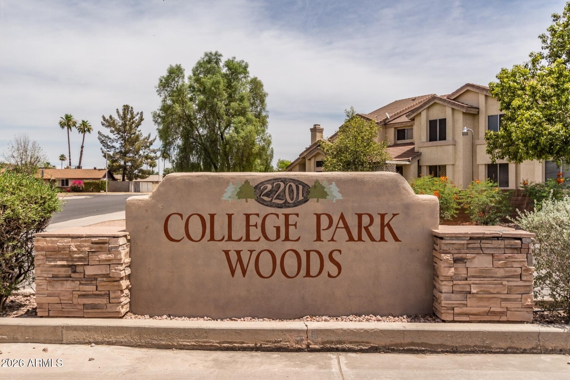 COLLEGE PARK WOODS
CONDOMINIUMS - Residential