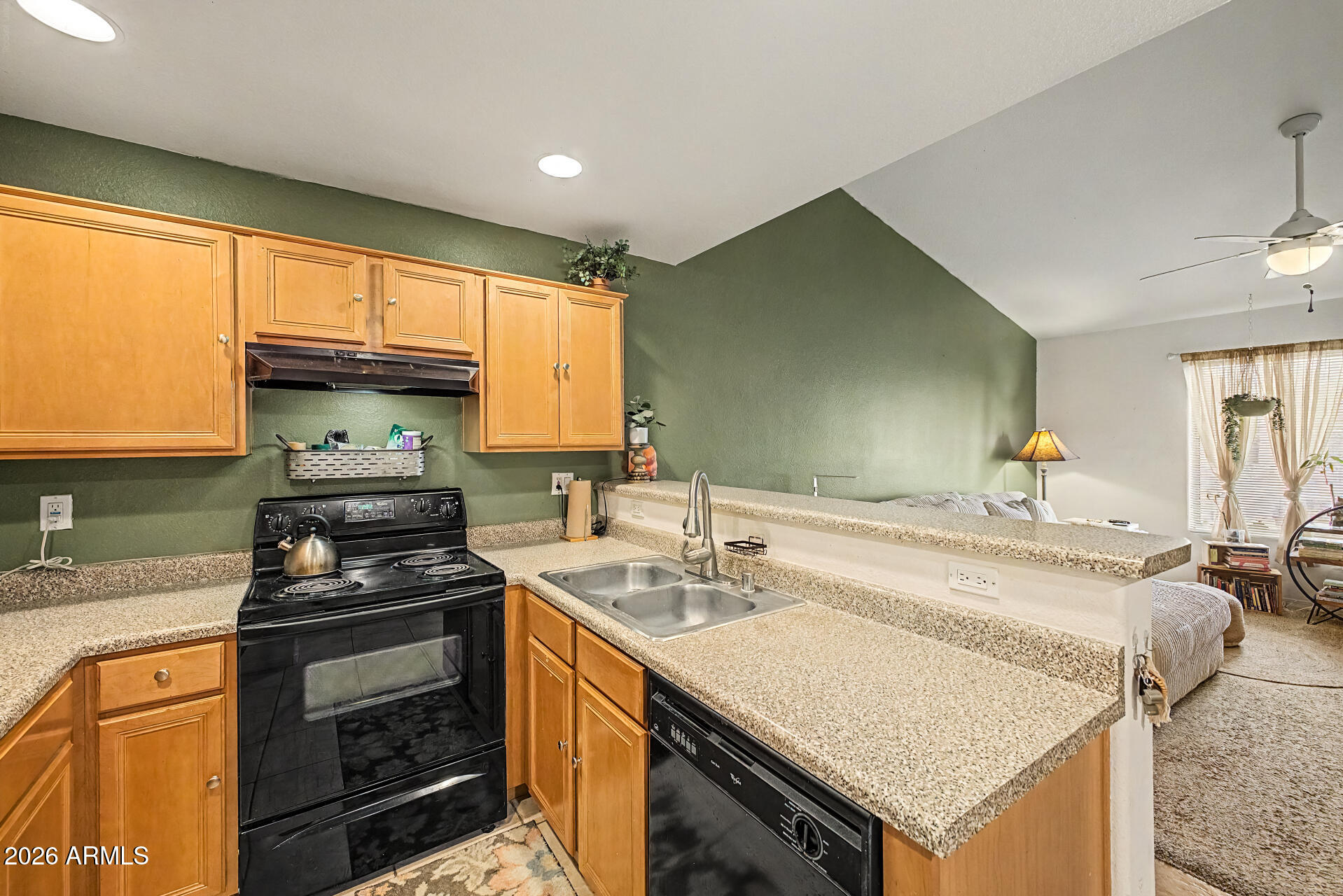 COLLEGE PARK WOODS
CONDOMINIUMS - Residential