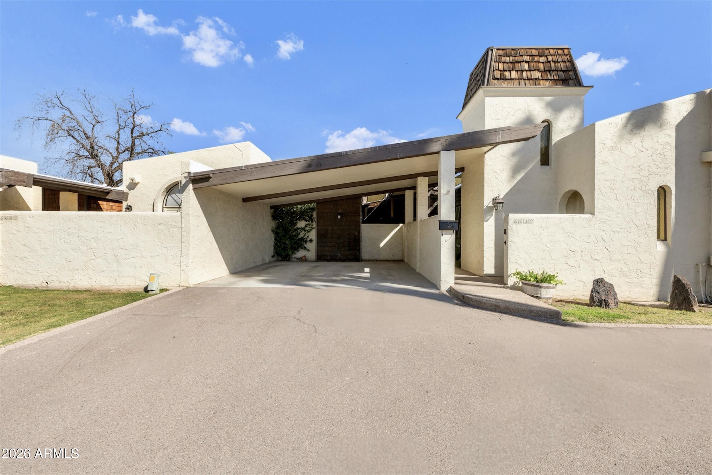 6639 N CHATELAINE Place