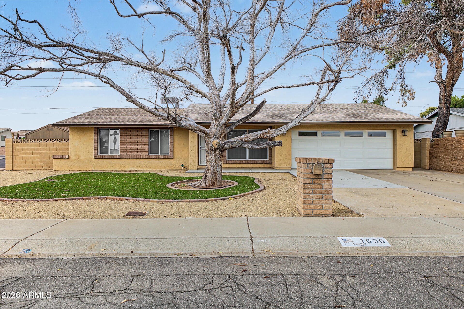 1636 W VILLA THERESA Drive