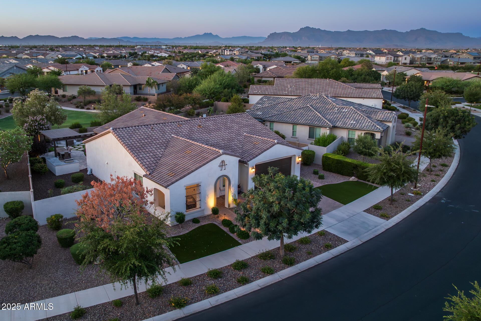 5729 S WINCHESTER --