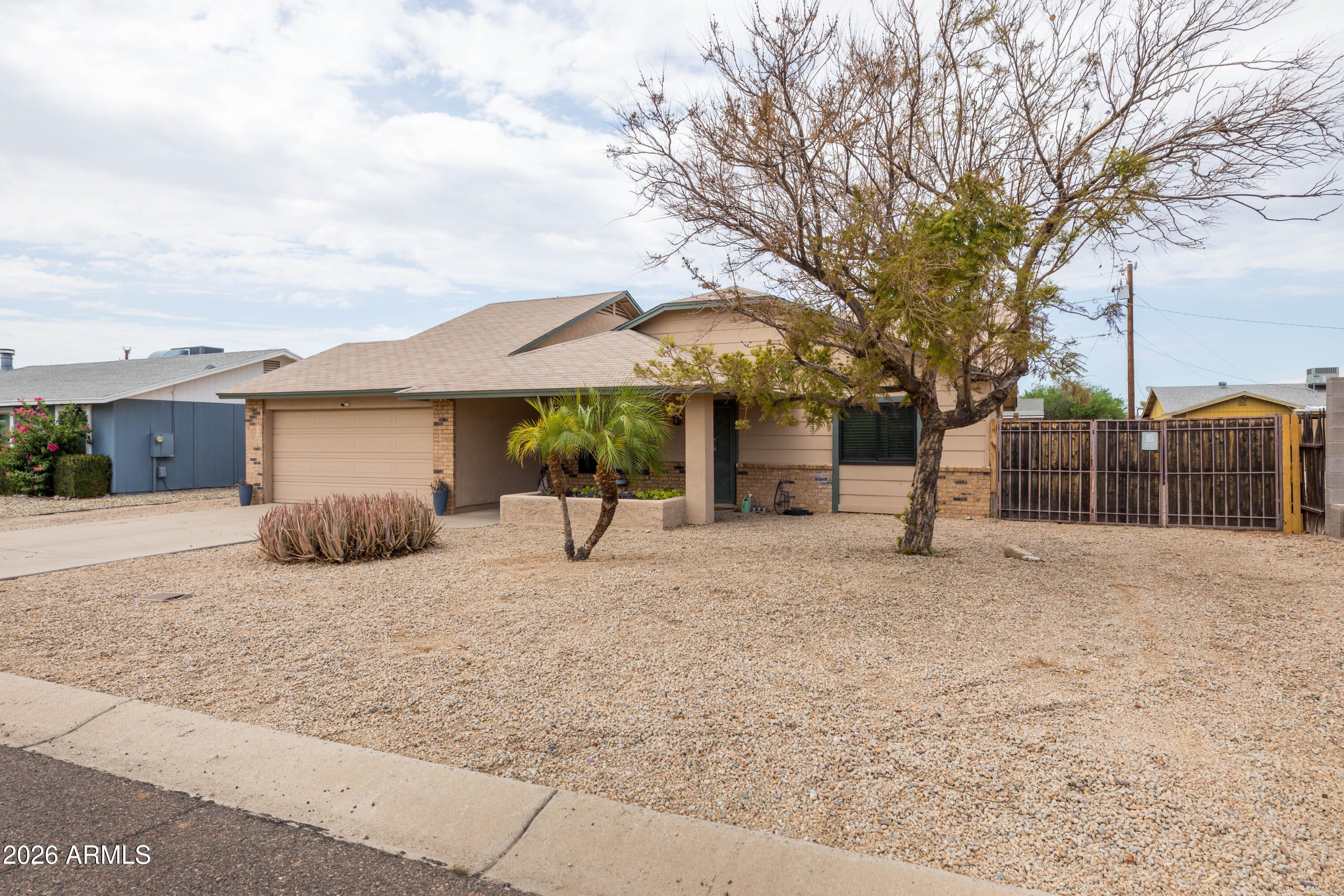 1510 W WICKIEUP Lane