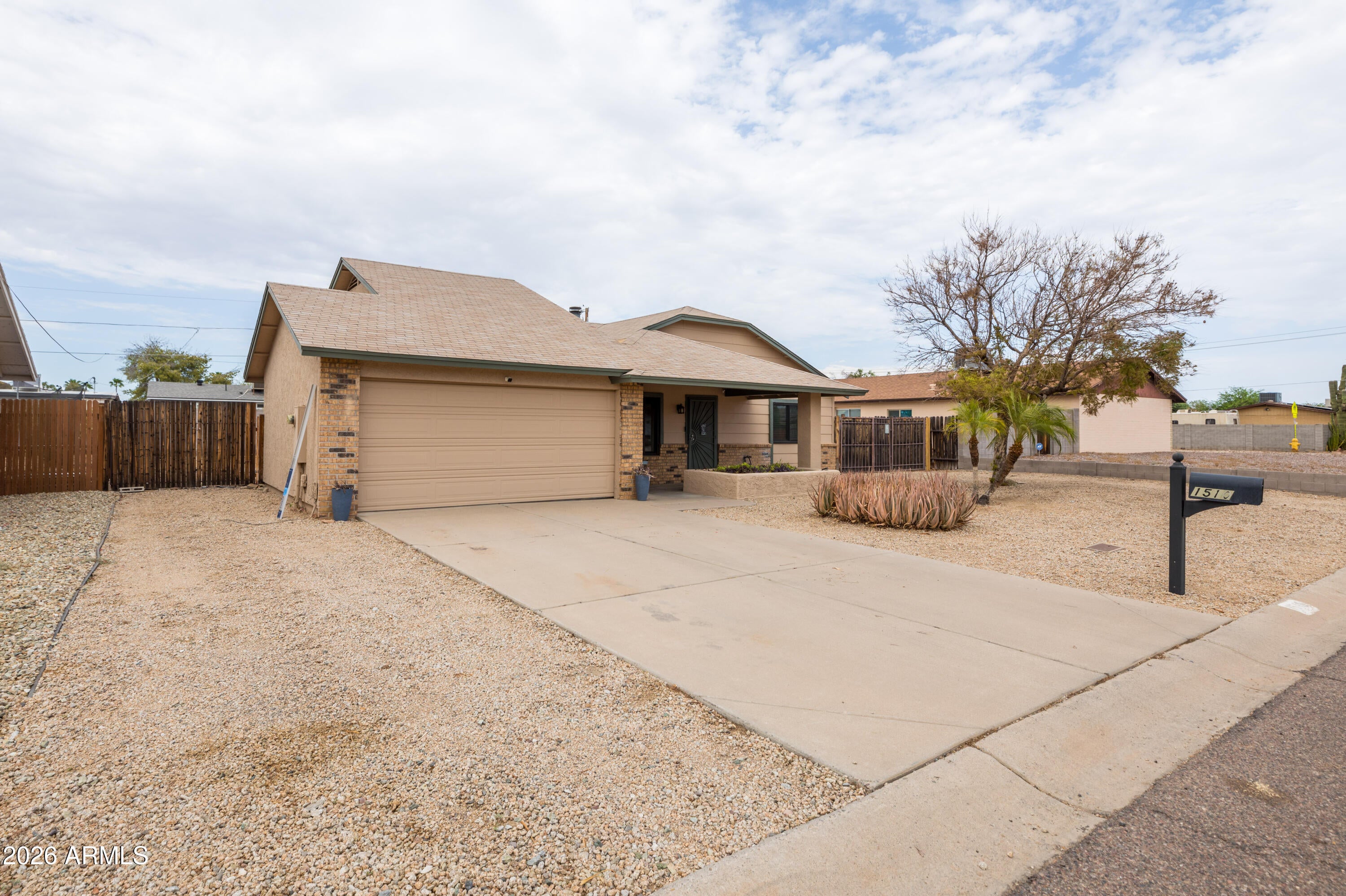 1510 W WICKIEUP Lane