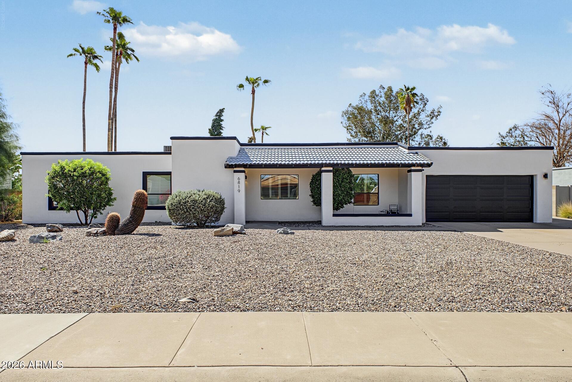 6819 E LUDLOW Drive