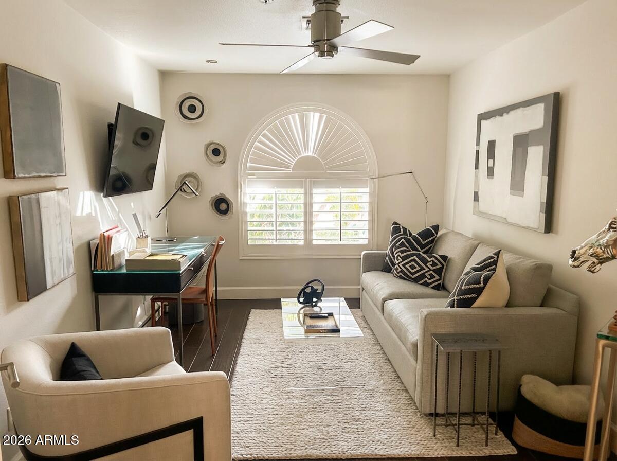 10360 E SUTTON Drive