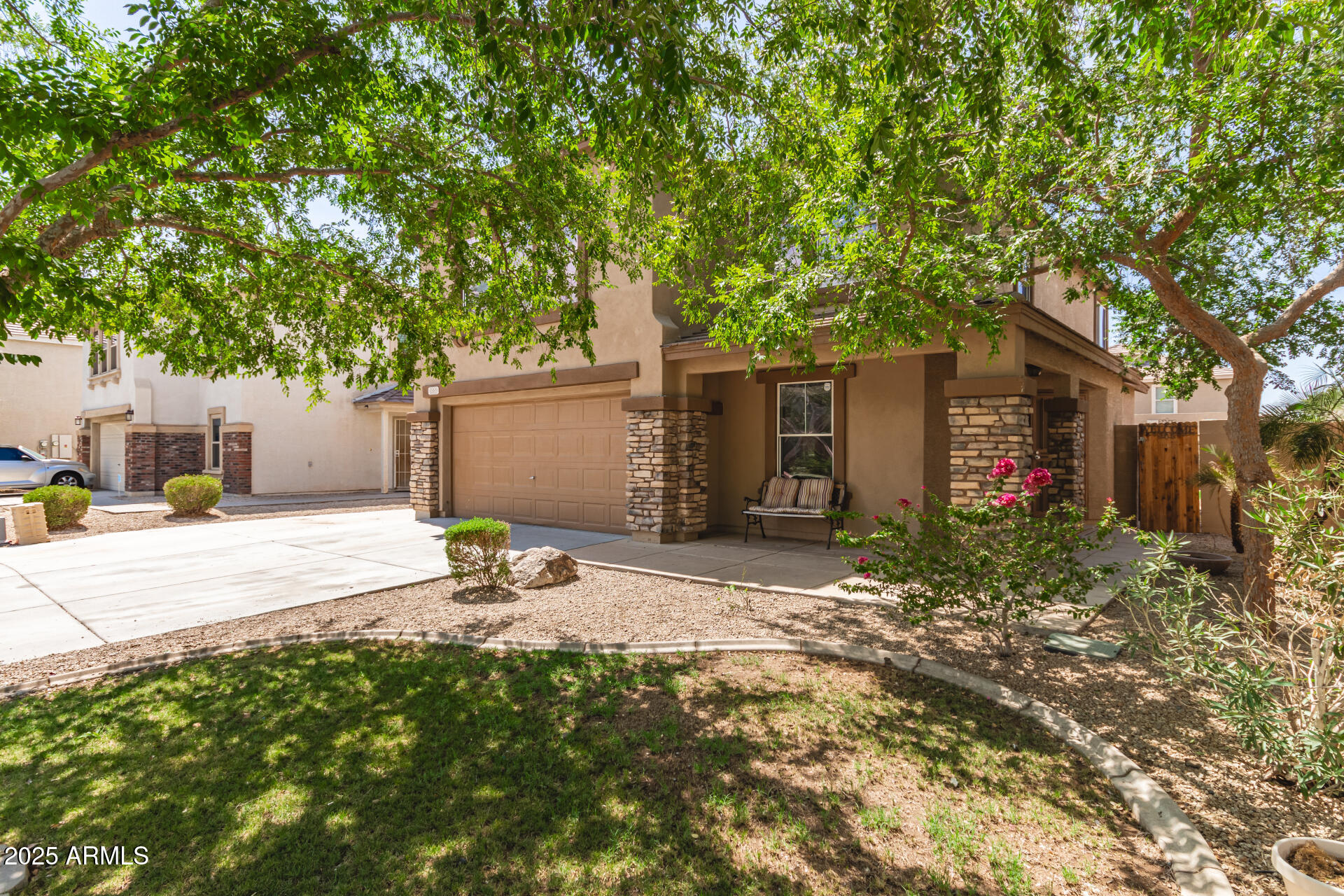 6989 W GLENN Drive