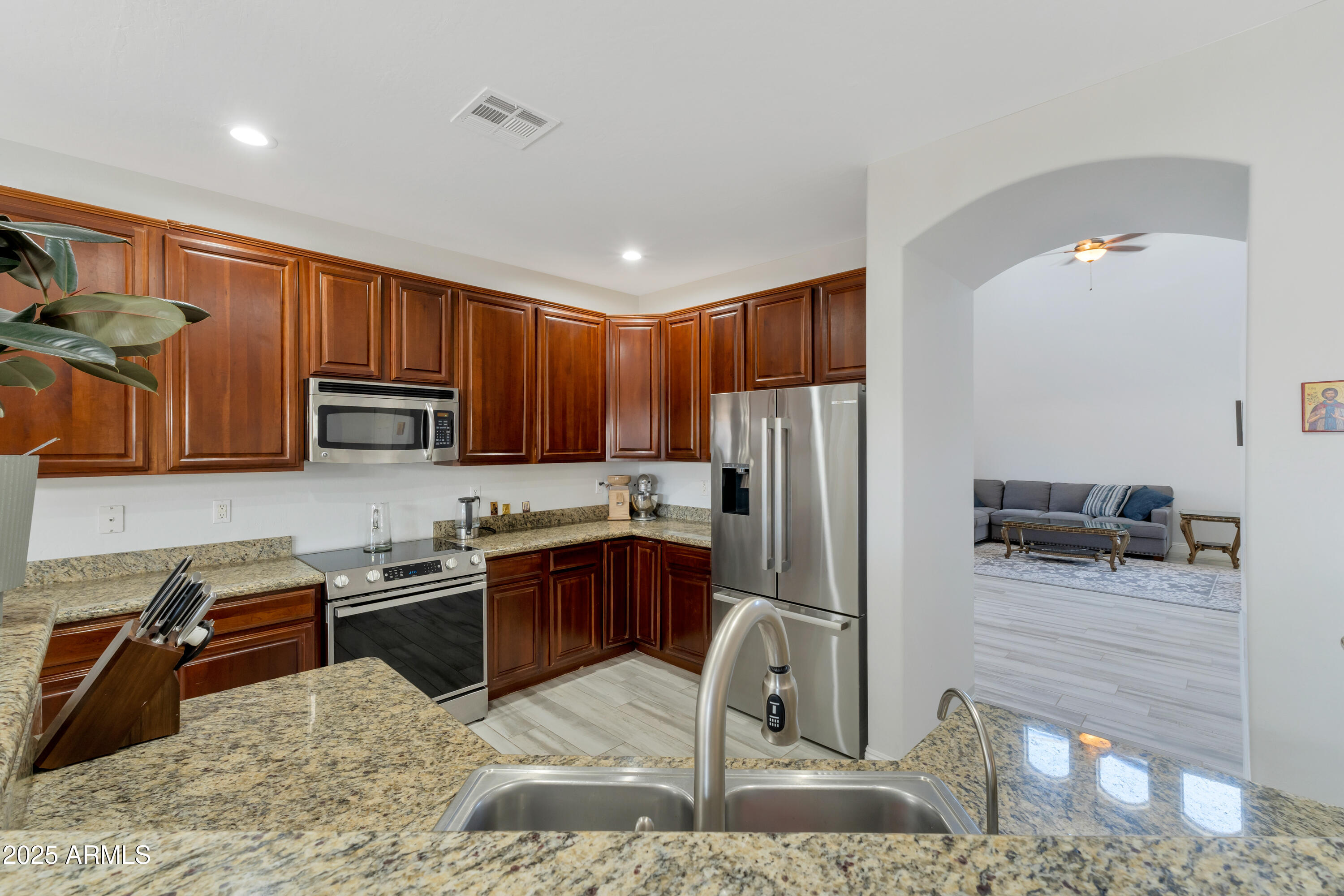 21385 E VIA DEL ORO --