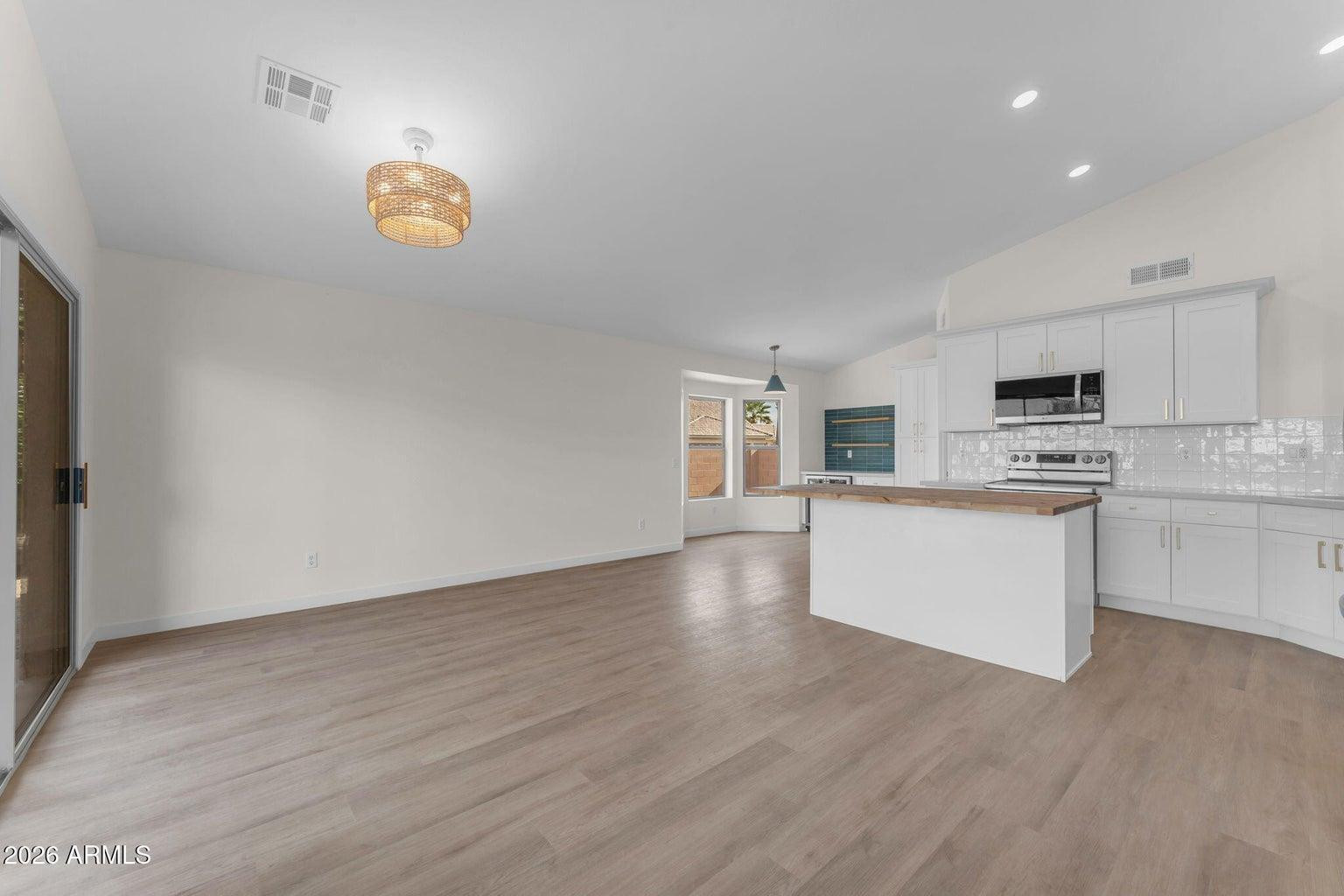 15264 W MULBERRY Drive